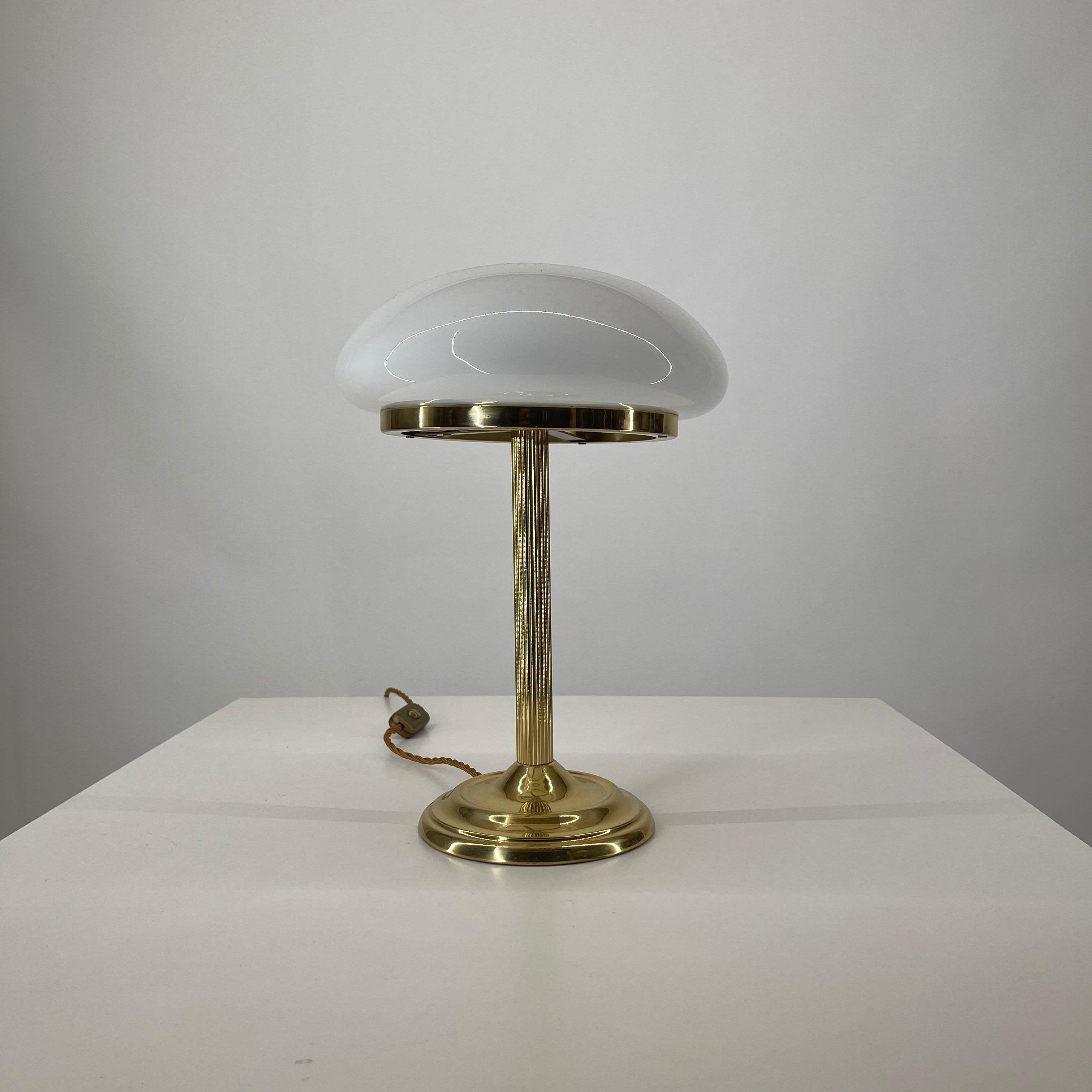 Art Deco brass table lampe, Austria 1970s. Rewired with cloth cable.