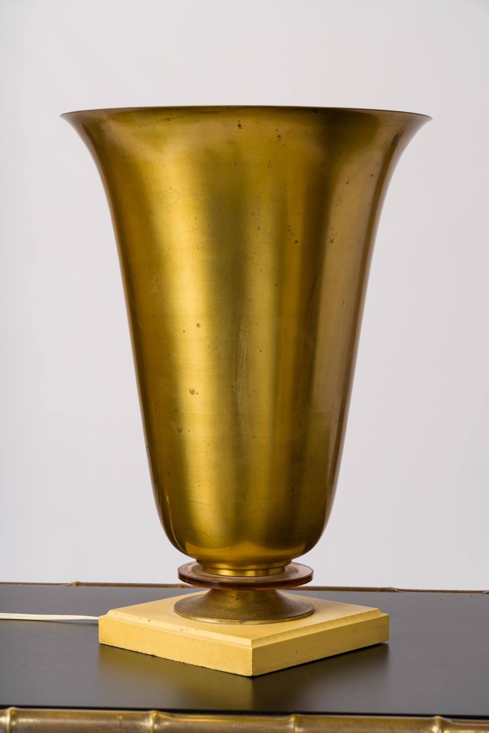 Accendino in ottone Art Deco In condizioni discrete in vendita a New York, NY