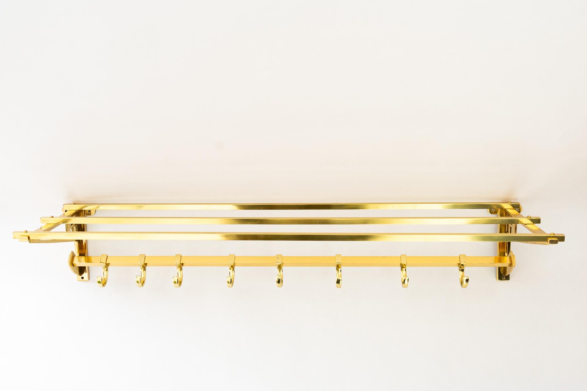 Art-Déco-Garderobe aus Messing um 1920 (Frühes 20. Jahrhundert) im Angebot