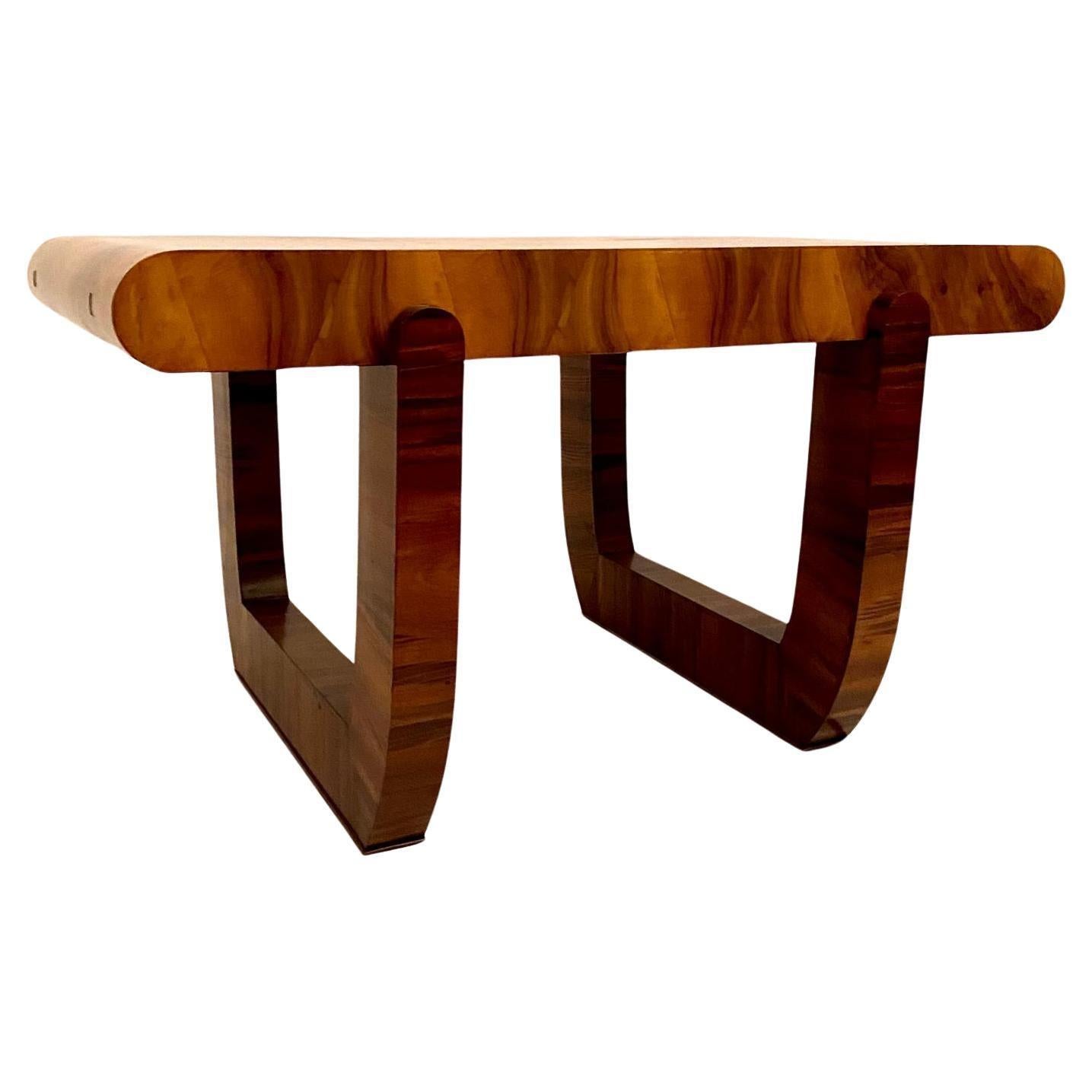 Art Deco briar root Dining Table, France, 1930s

Art Deco Briar Root Dining Table crafted in France, crafted in France during the 1930s, showcases the timeless elegance and sophistication of the Art Deco Movement. Featuring a stunning walnut briar