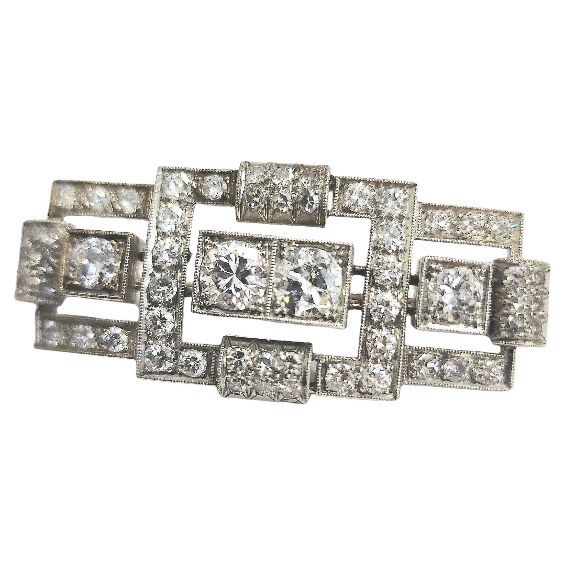 Brilliant Cut Diamond 3 Carat Gold Brooch