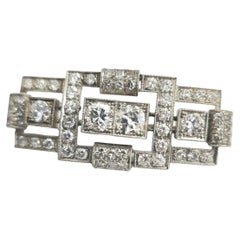 Broche de oro de 3 quilates con diamantes talla brillante