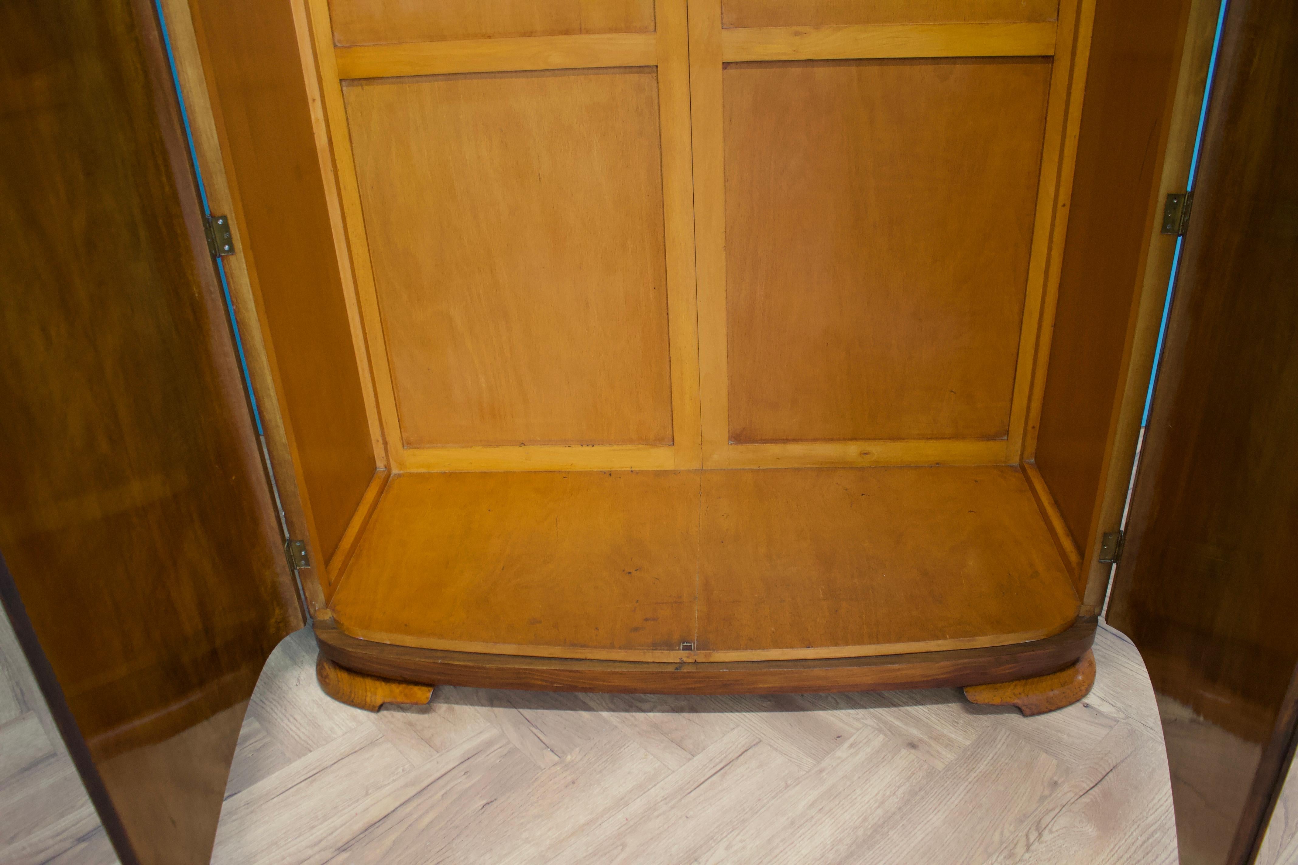 Art Deco Britischer Schrank aus Wurzelnussholz, 1930er Jahre im Angebot 2