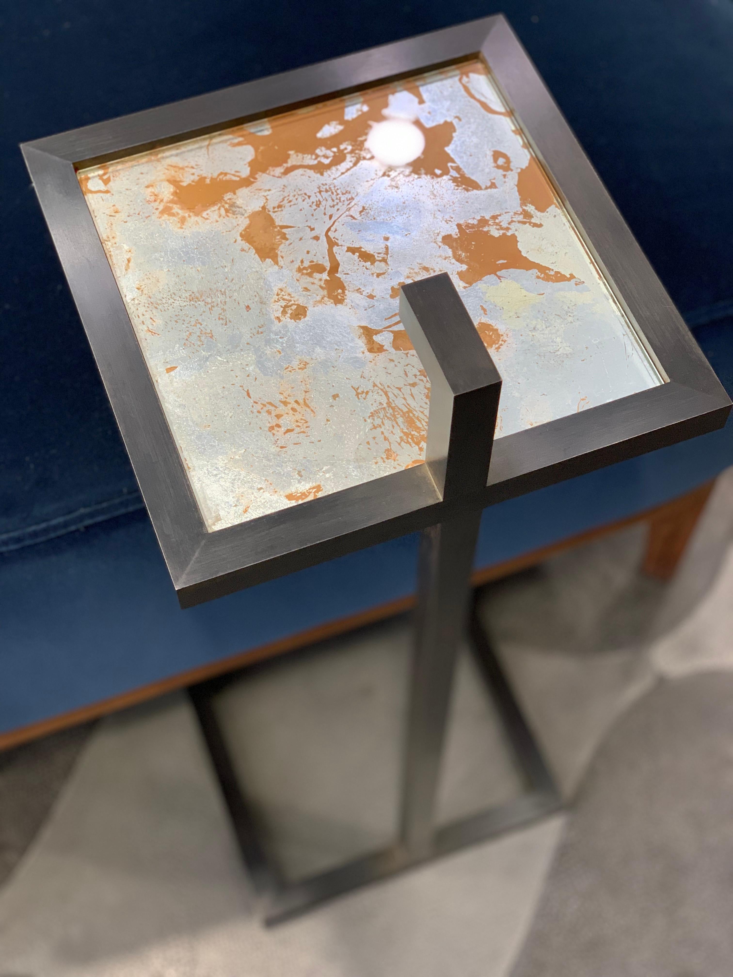 Custom Made Martini Tisch Églomisé Oberfläche & geschwärztem Stahl Art deco inspiriert im Angebot 3