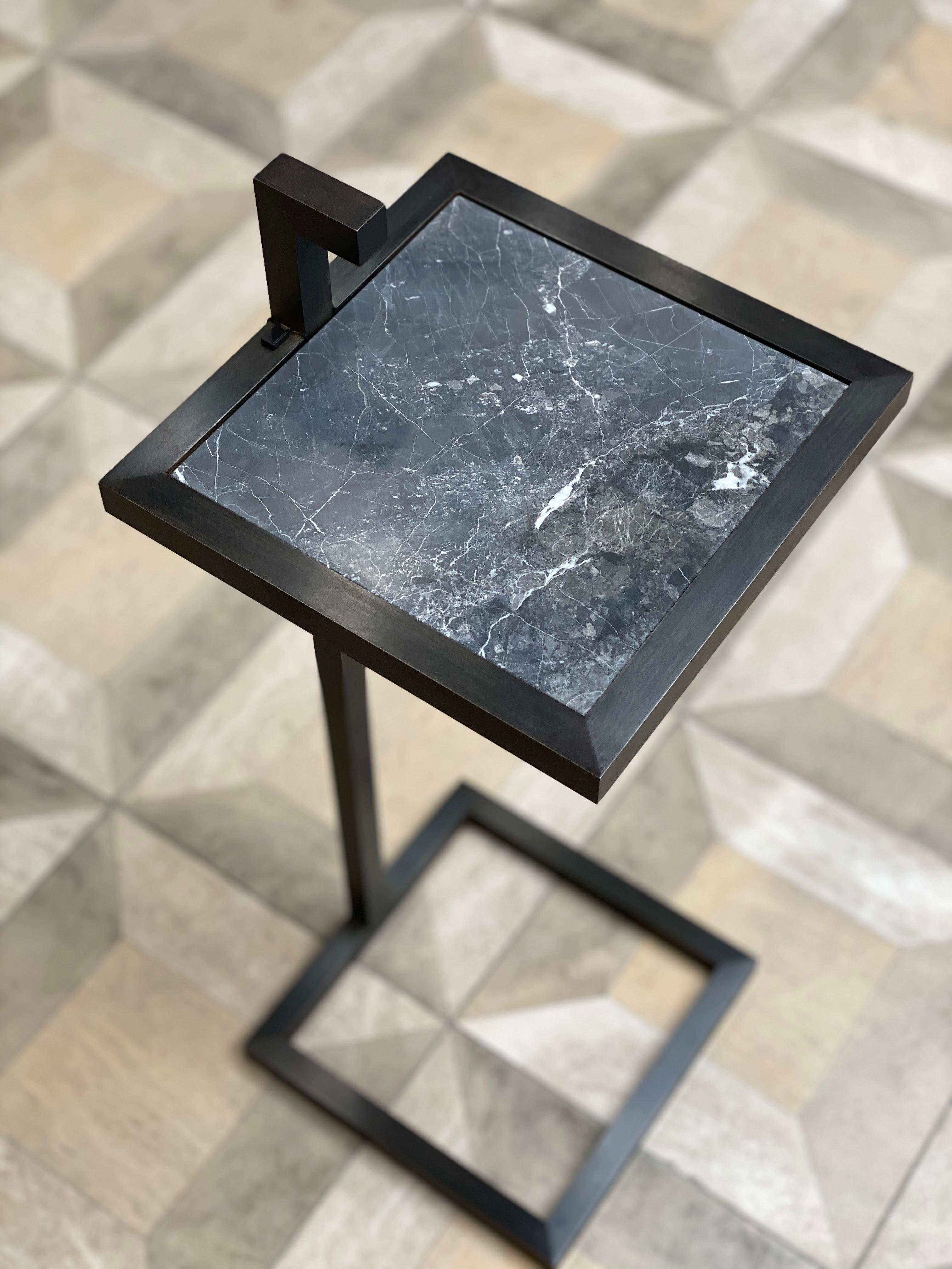 Marbre Table de Martini Art Déco en bronze avec marbre Nero et acier noirci en vente