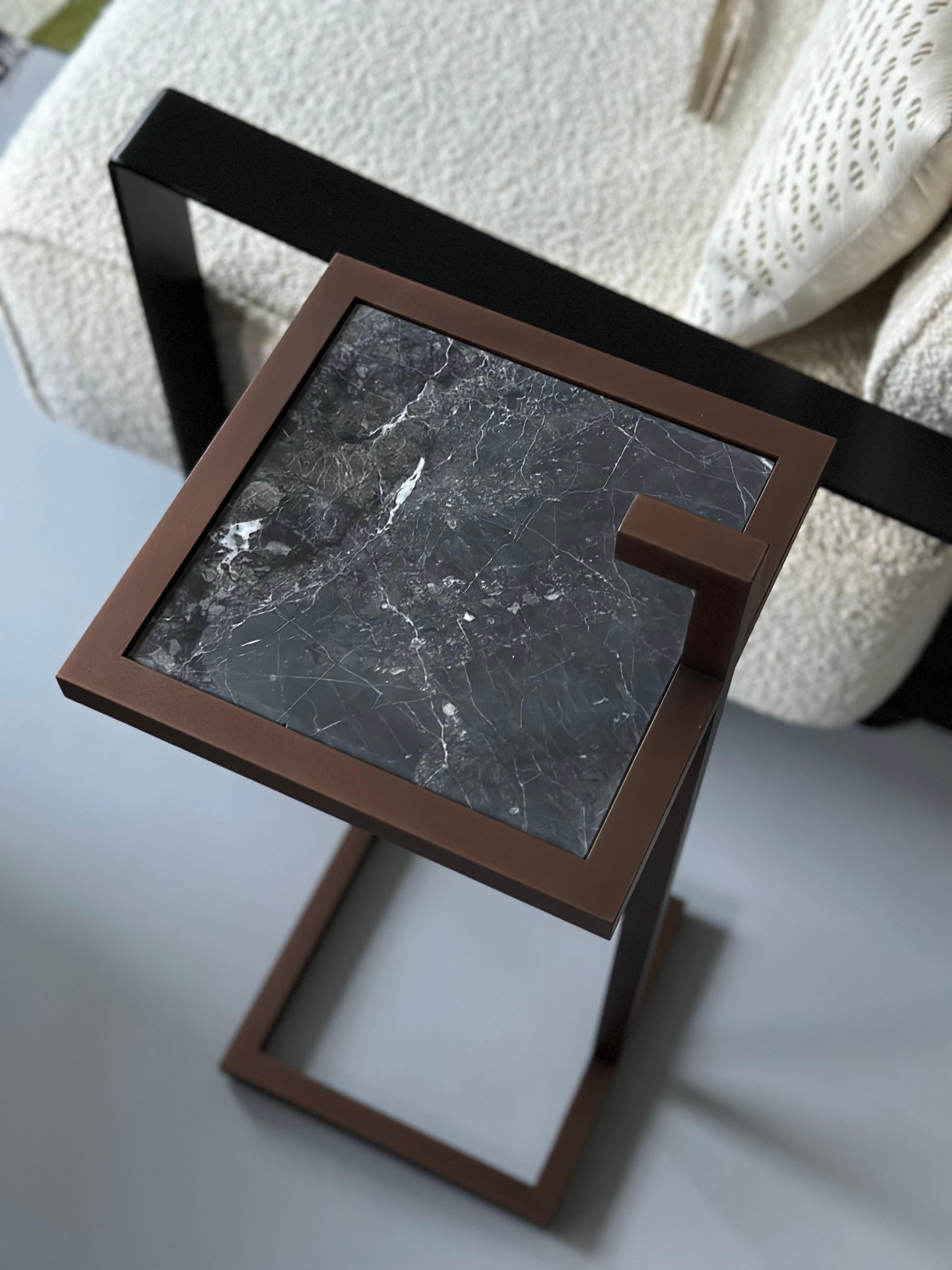 Poudré Table de Martini Art Déco avec marbre Nero et bronze clair en vente