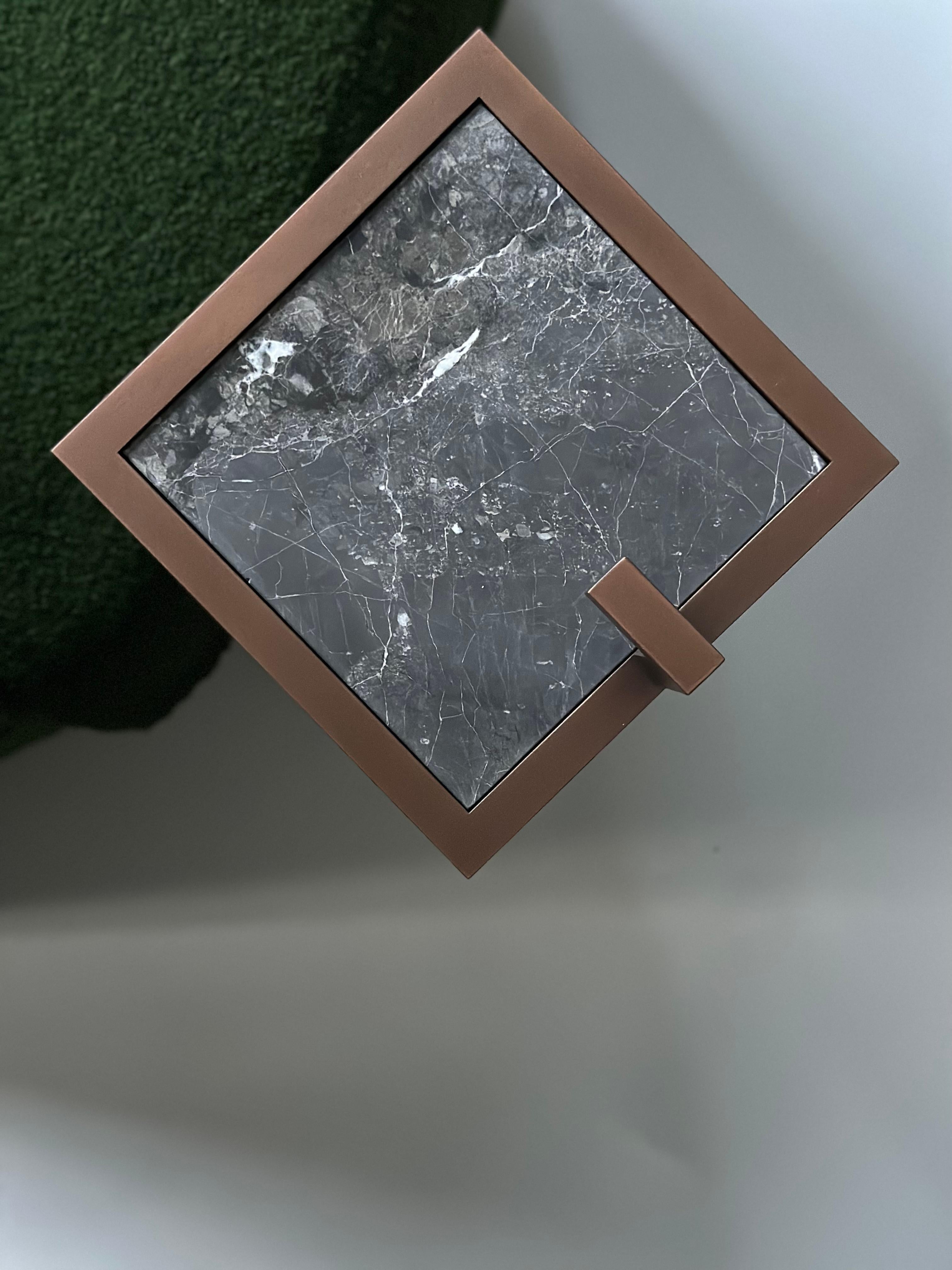 XXIe siècle et contemporain Table de Martini Art Déco avec marbre Nero et bronze clair en vente