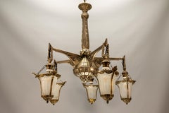 Fünflampiger Art-Déco-Kronleuchter aus Bronze und mattiertem Weißglas, Frankreich, ca. 1925