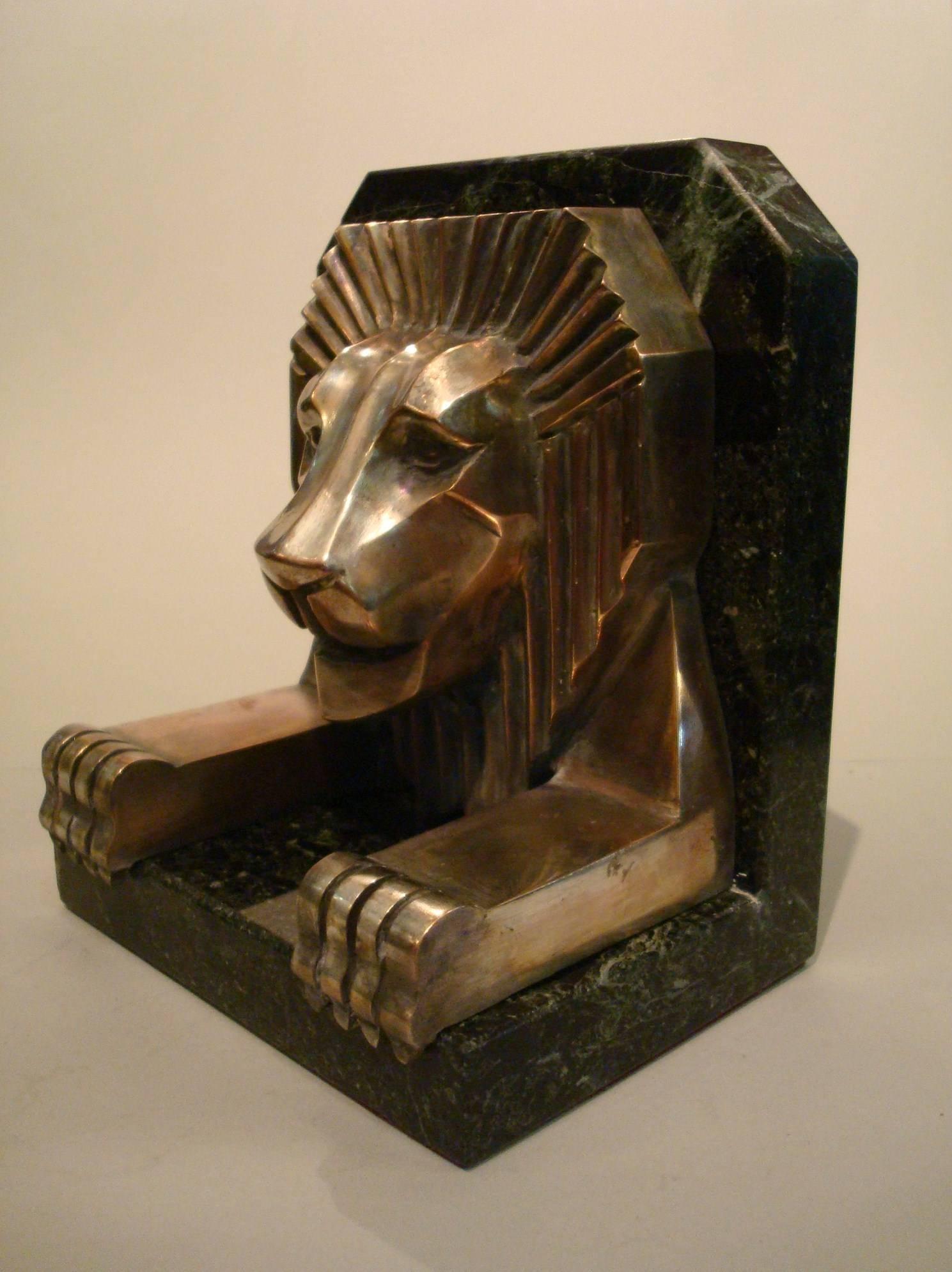 Art Deco Bronze and Marble Lion Bookends, Jacques Cartier, France, 1925 In Good Condition In Buenos Aires, Olivos