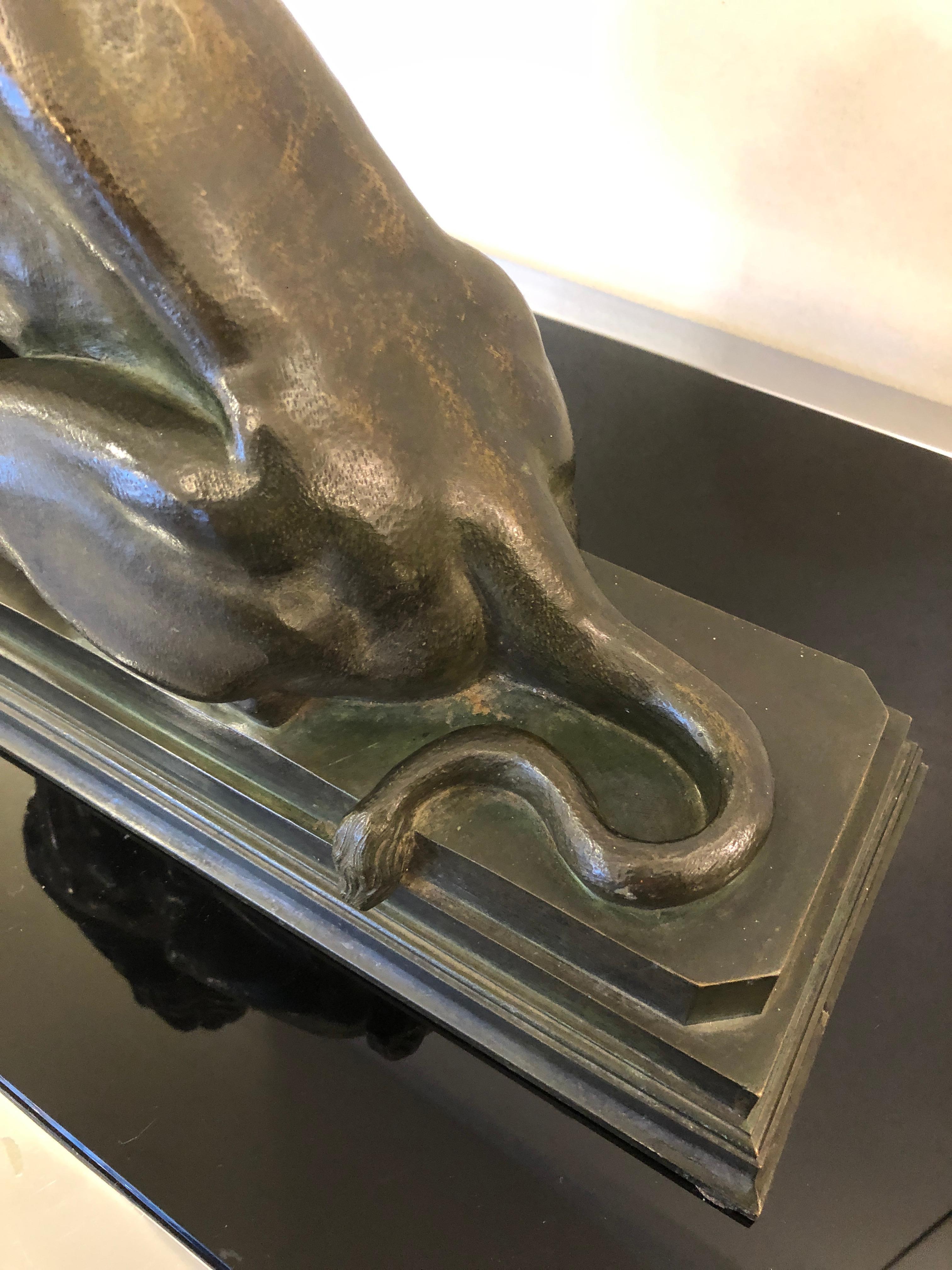 Sculpture de lion animal en bronze Art déco en vente 7