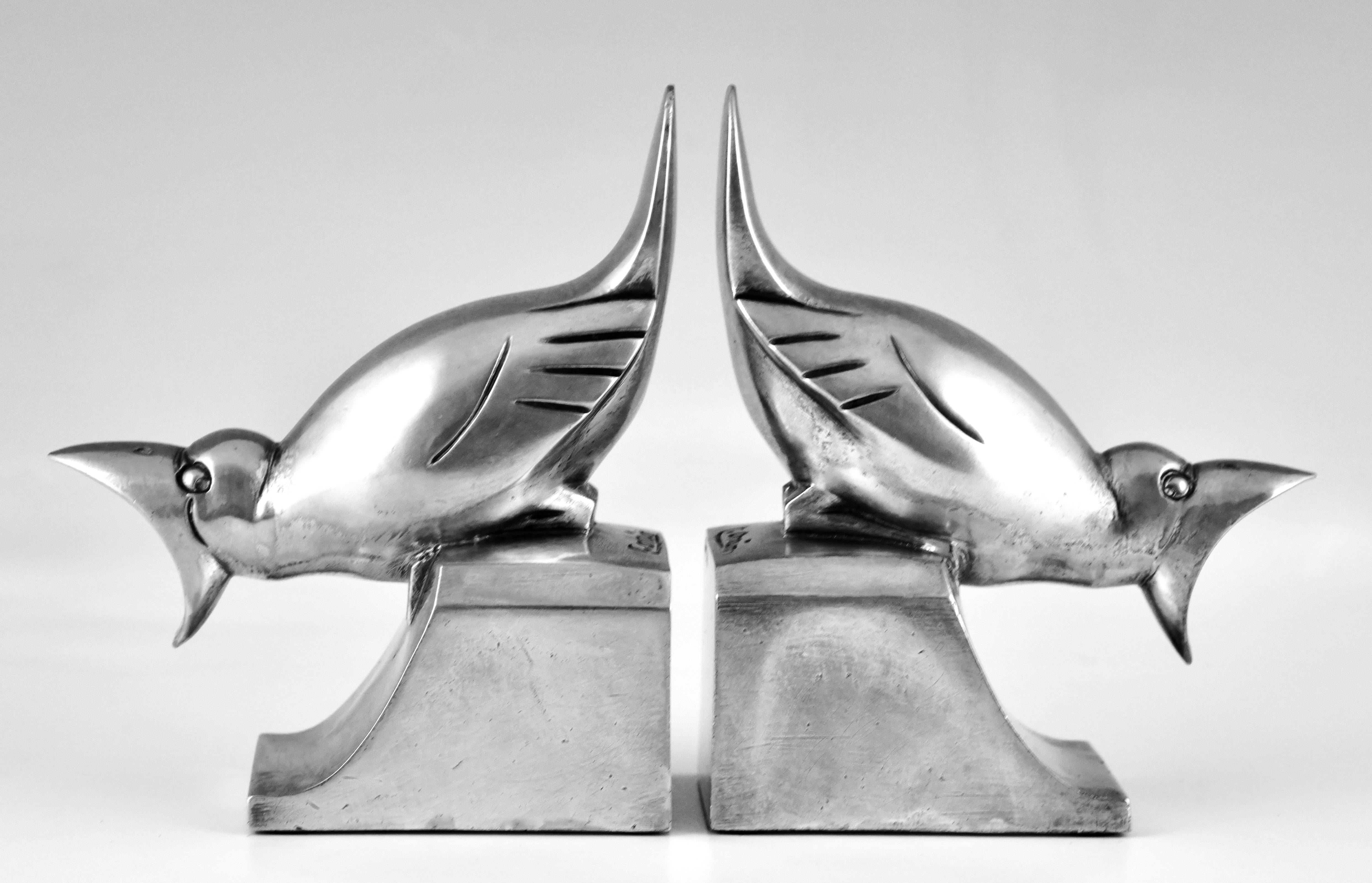 Art Deco bronze bird bookends signed by C. Omin, Marcel Guillemard foundry. 
Stamped number. 
Silvered bronze, France 1925.