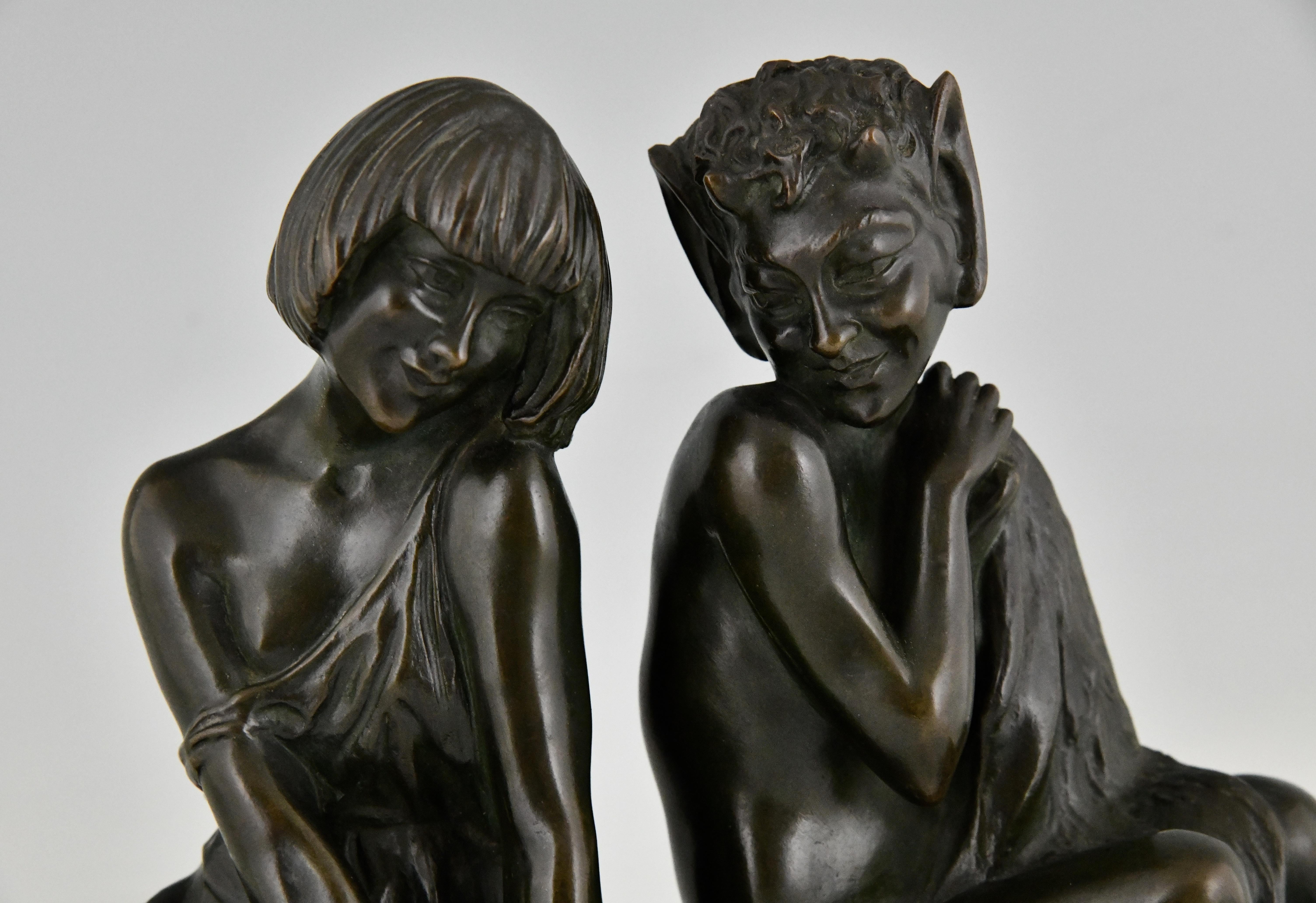 Serre-livres Art Déco Nymphe et faune en bronze de Pierre Le Faguays en vente 1