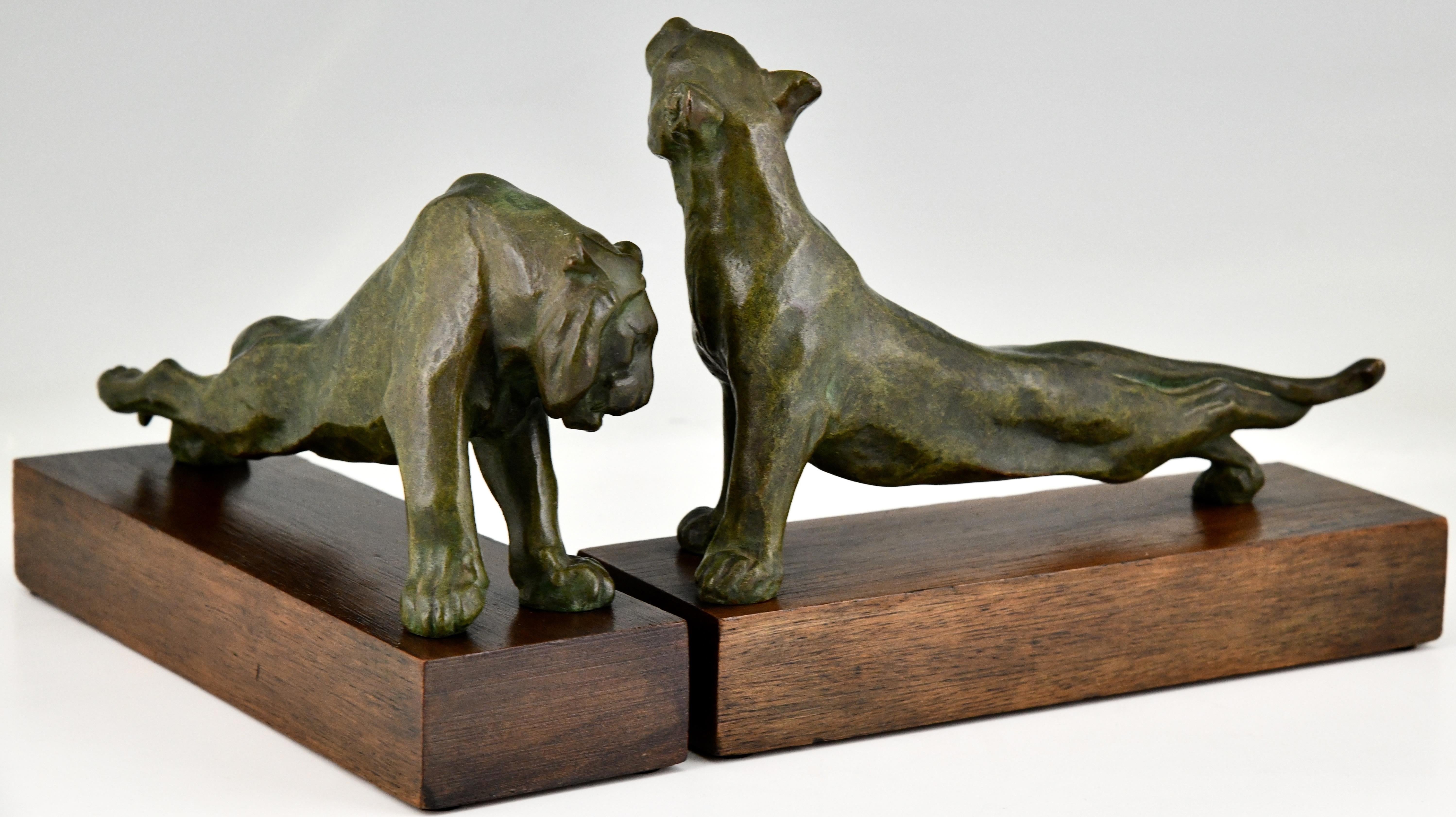 Art Deco Bronze Bookends Panther and Tiger by Oscar Waldmann, 1925 4