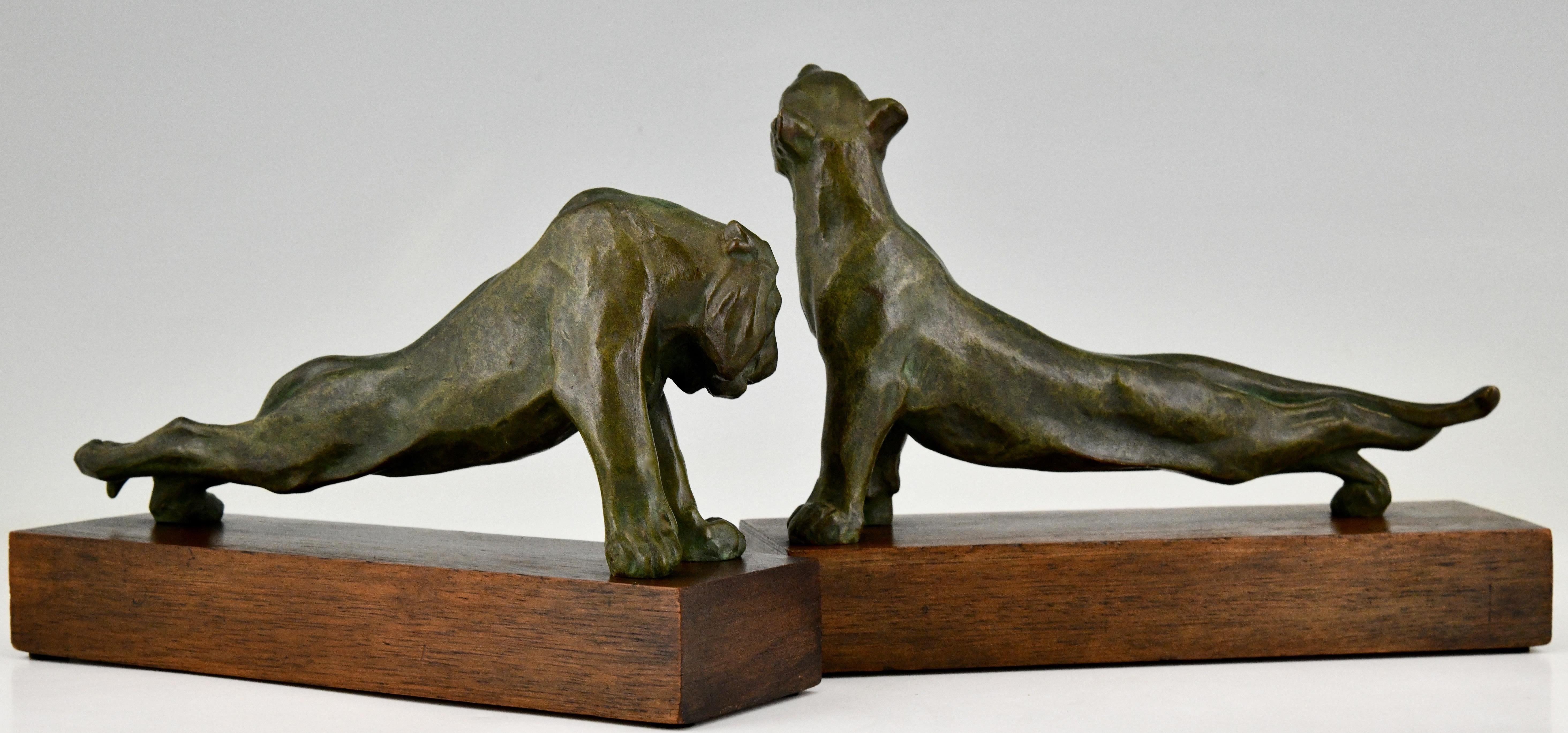 Art Deco Bronze Bookends Panther and Tiger by Oscar Waldmann, 1925 5