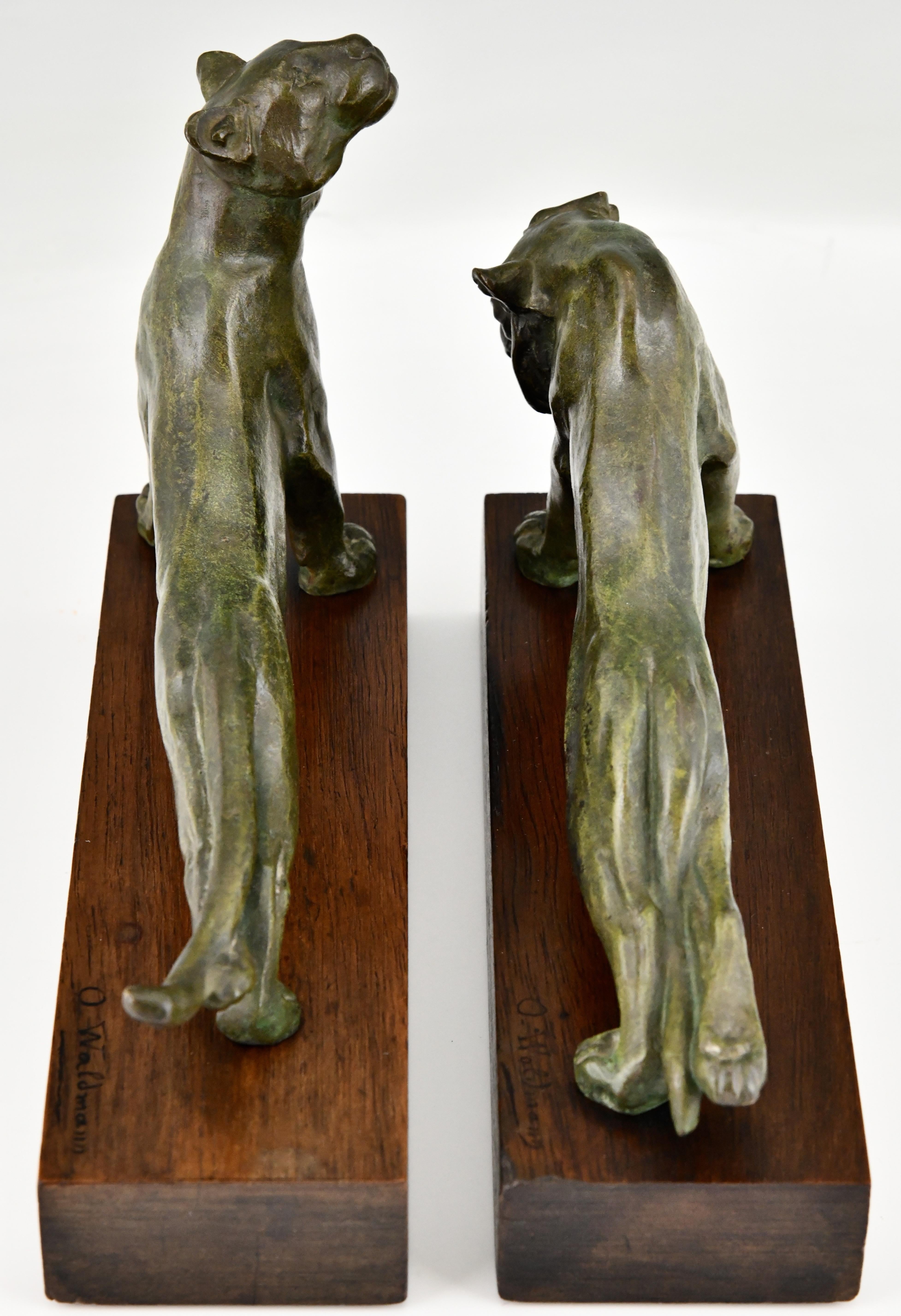 Patinated Art Deco Bronze Bookends Panther and Tiger by Oscar Waldmann, 1925 For Sale