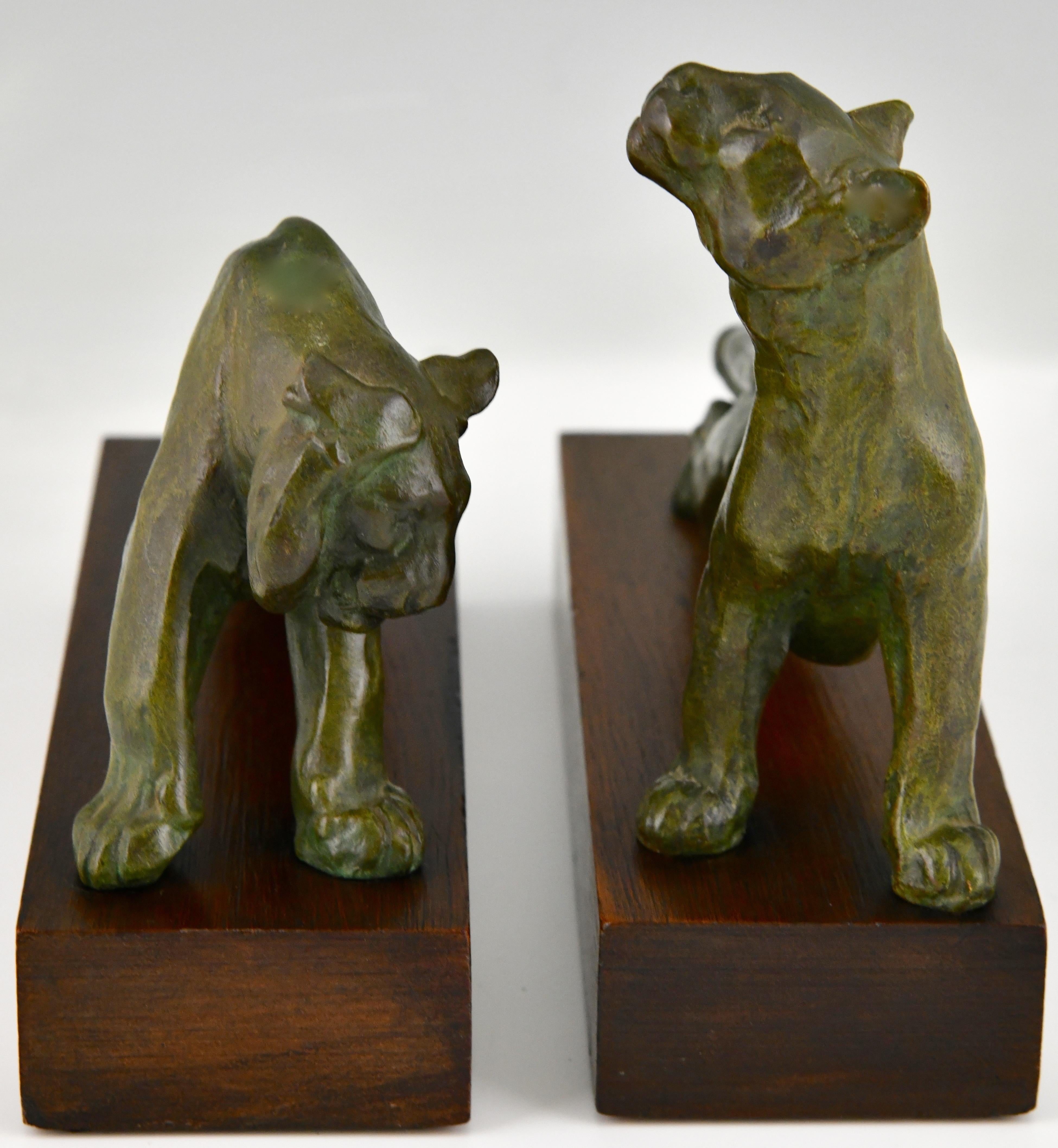 Patiné Serre-livres Art Déco panthère et tigre en bronze d'Oscar Waldmann 1925 en vente