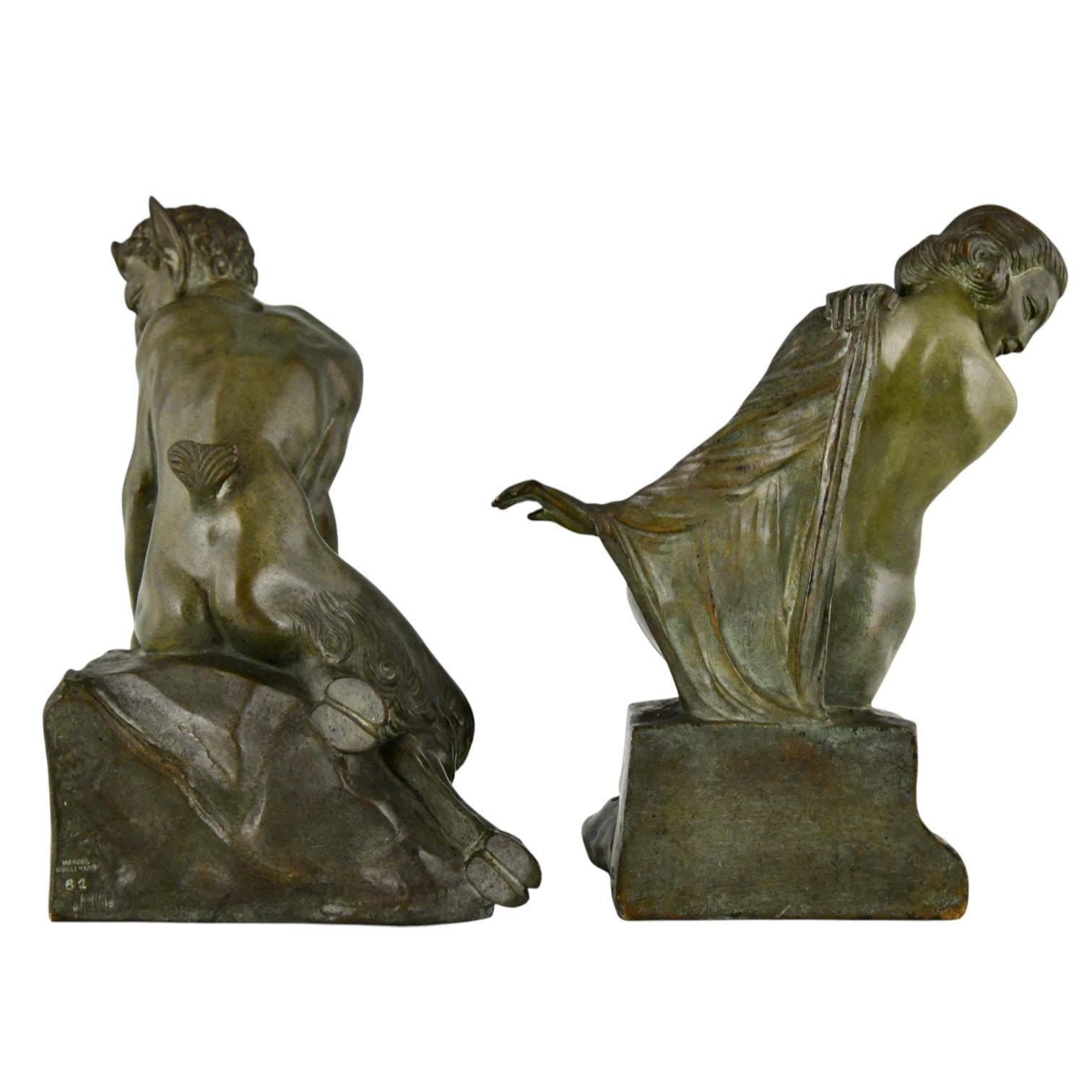 Patinato Reggilibri in bronzo Art Deco Satiro e Nudo di A. Gilbert & M. I. 1925 Francia in vendita