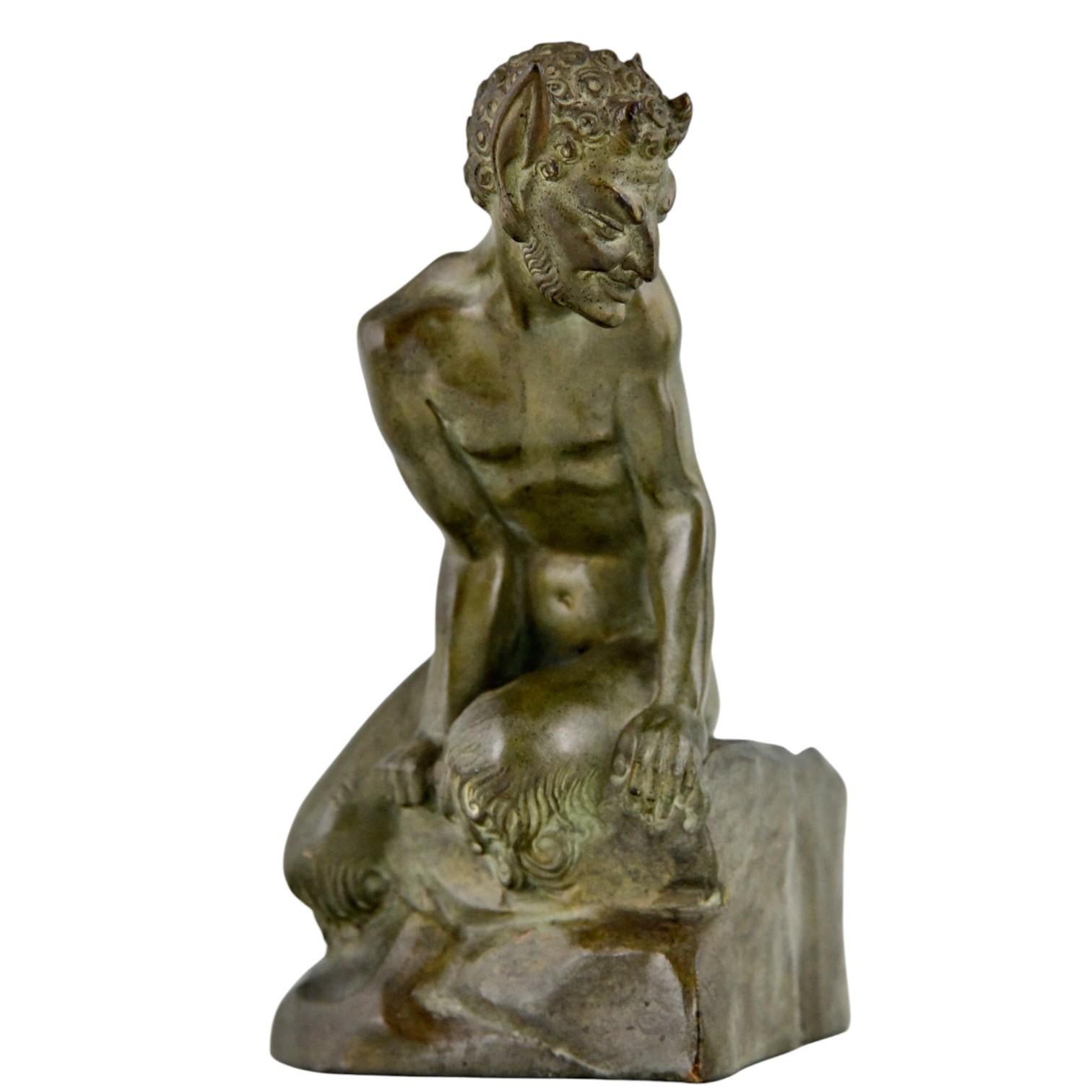 Inizio XX secolo Reggilibri in bronzo Art Deco Satiro e Nudo di A. Gilbert & M. I. 1925 Francia in vendita