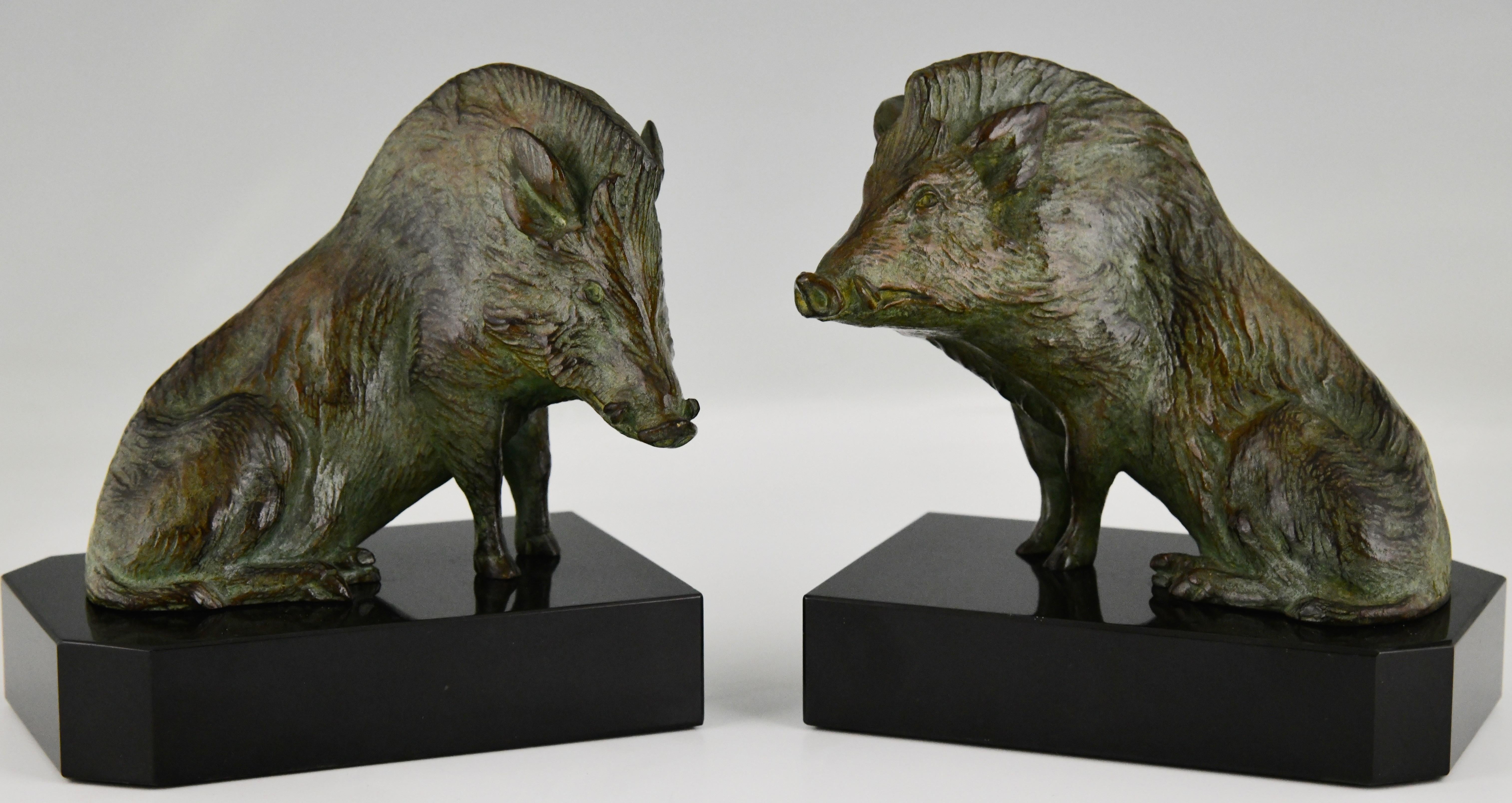 French Art Deco Bronze Bookends Wild Boar by Louis Riche, France 1930 For Sale
