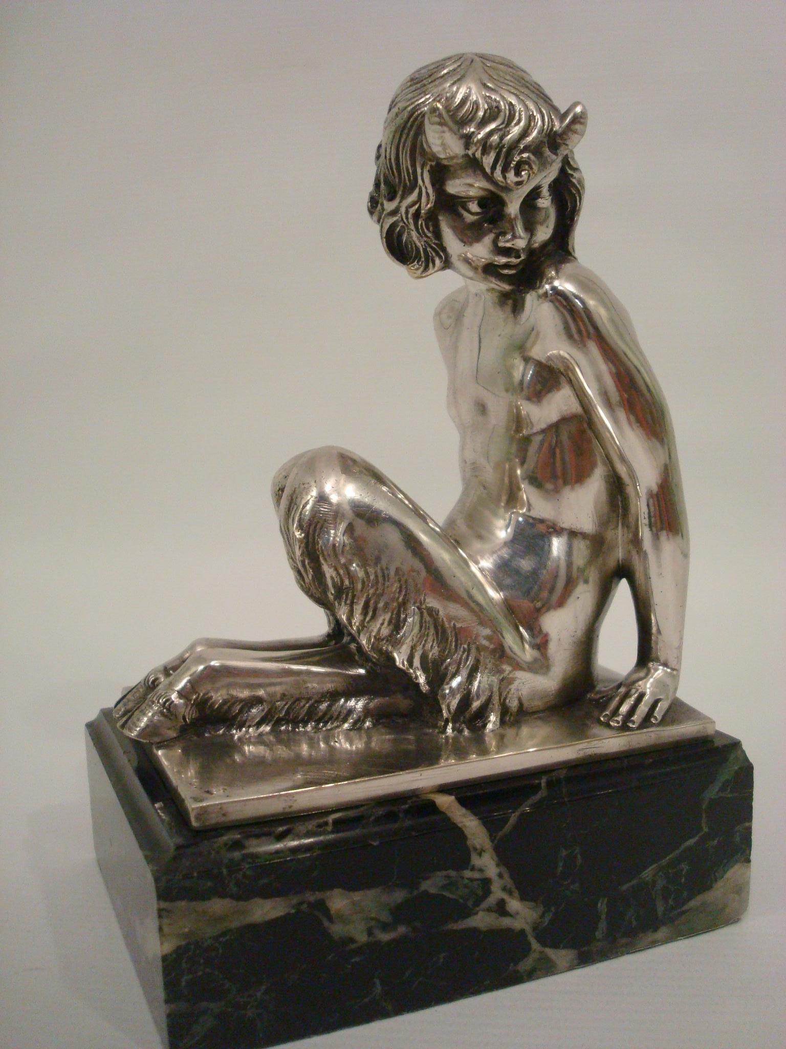 Versilberte Bronze-Buchstützen im Art déco-Stil mit Satyr und Mädchen von Pierre Laurel, 1930 im Angebot 1