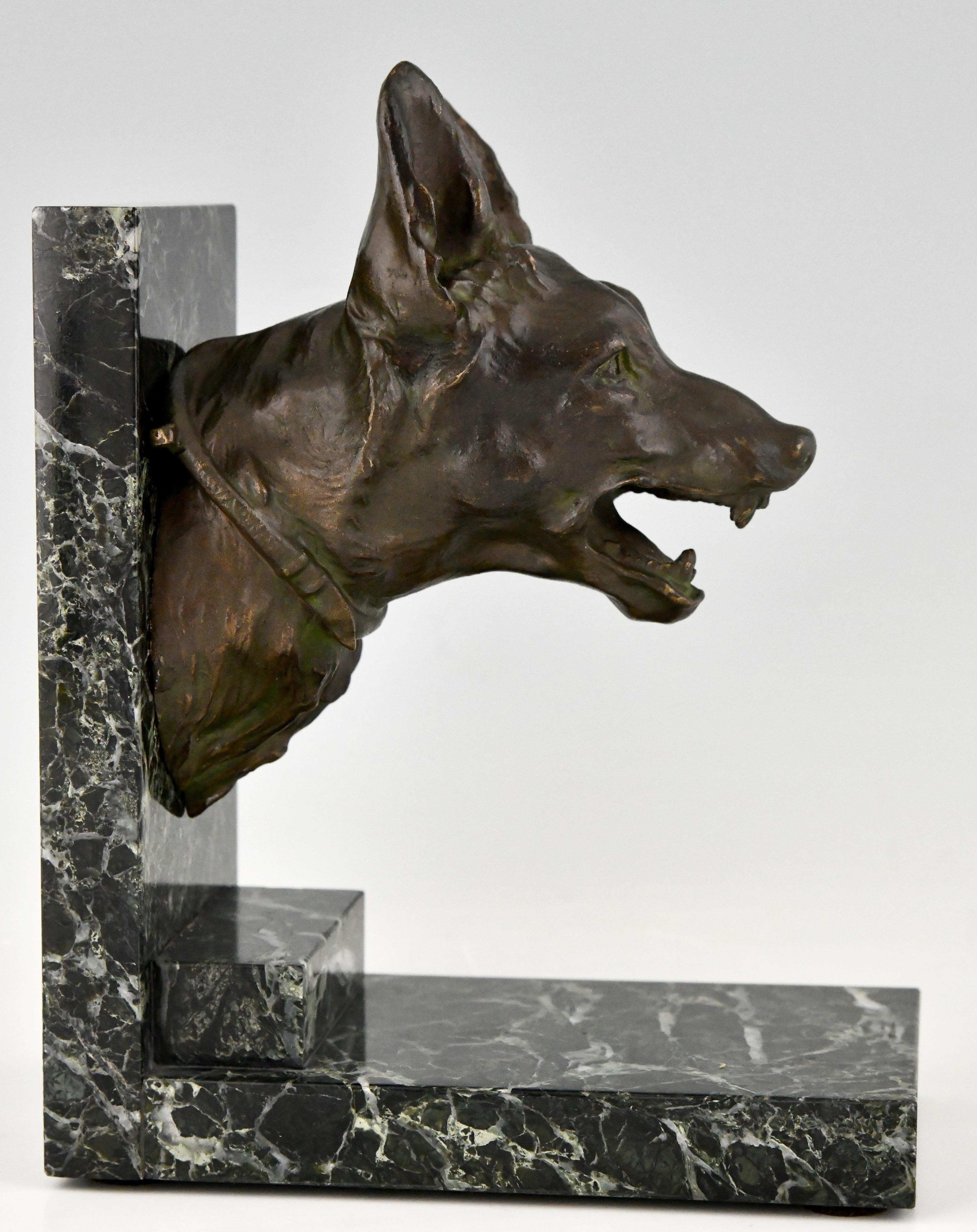 Early 20th Century Art Deco Bronze Bookends with Shepherd Dogs by Varnier, France, 1925