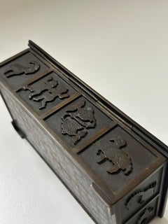 Art-Déco-Bronzebox mit Zodiac-Fries und Elias-Szene, Schweden, um 1930.