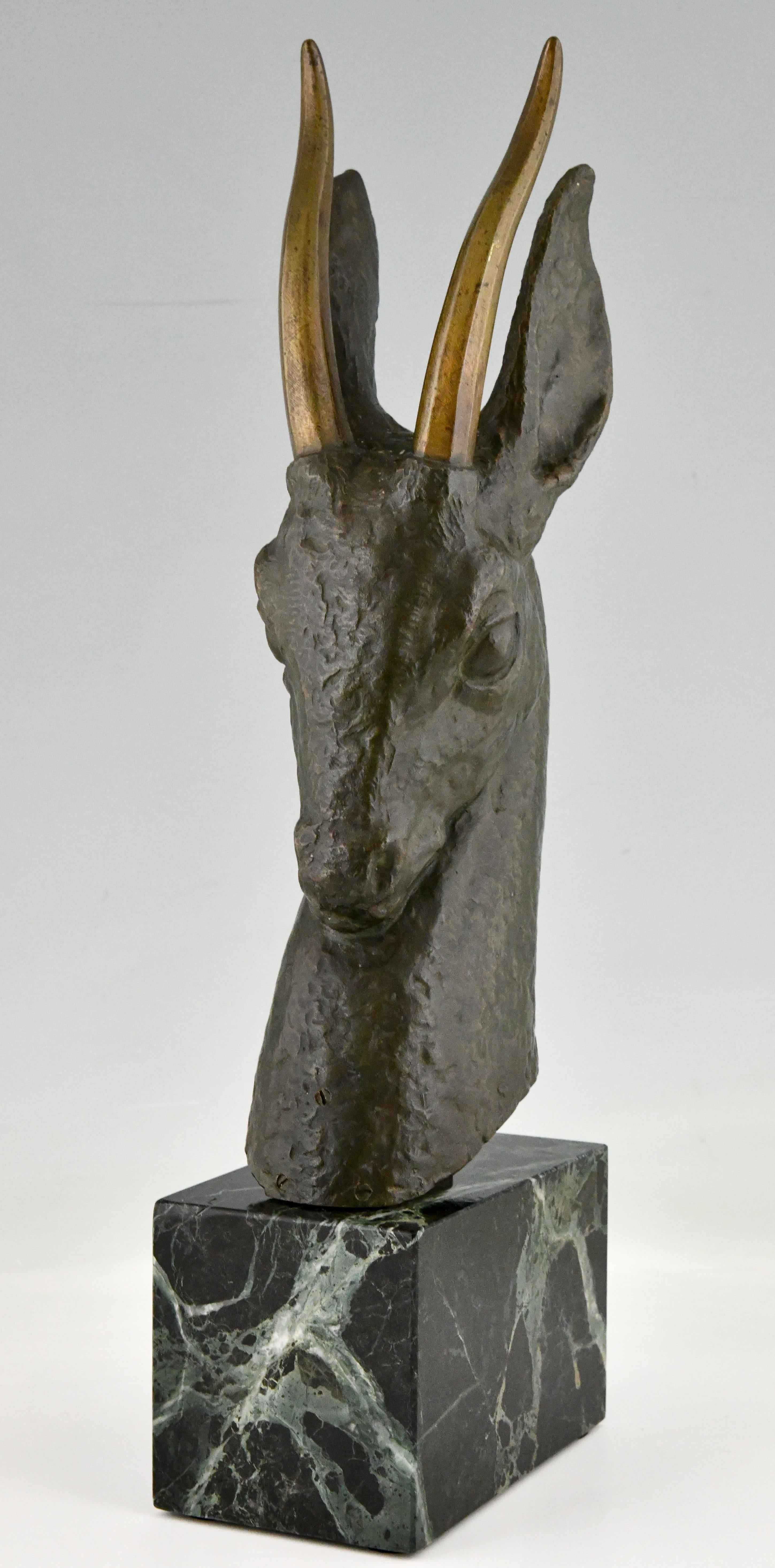 Patinated Art Deco Bronze Bust of a Deer by Georges Raoul Garreau, France, 1930 For Sale
