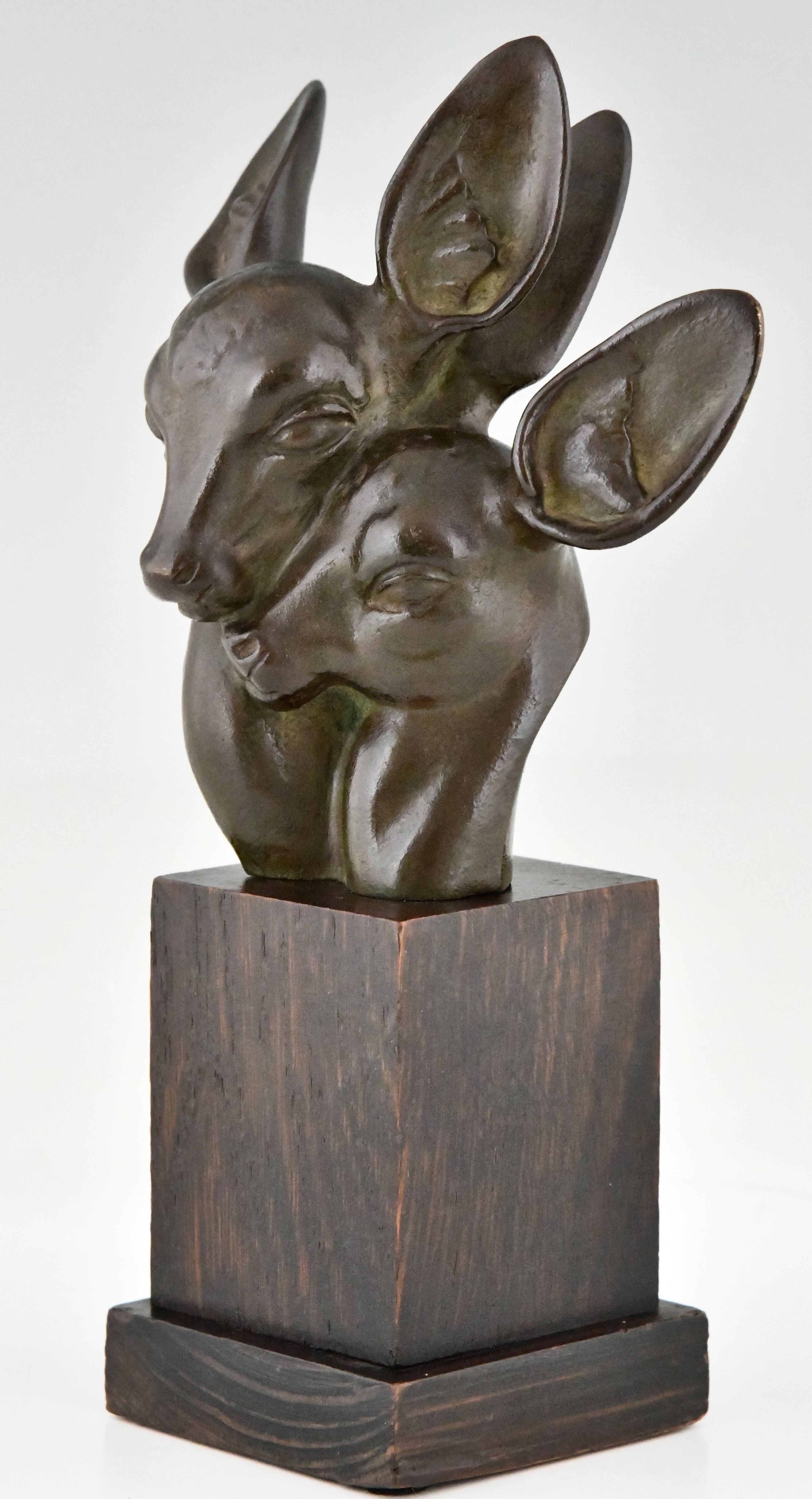 Bronze Art Deco bronze bust of two deer signed by Georges H. Laurent France 1930 For Sale