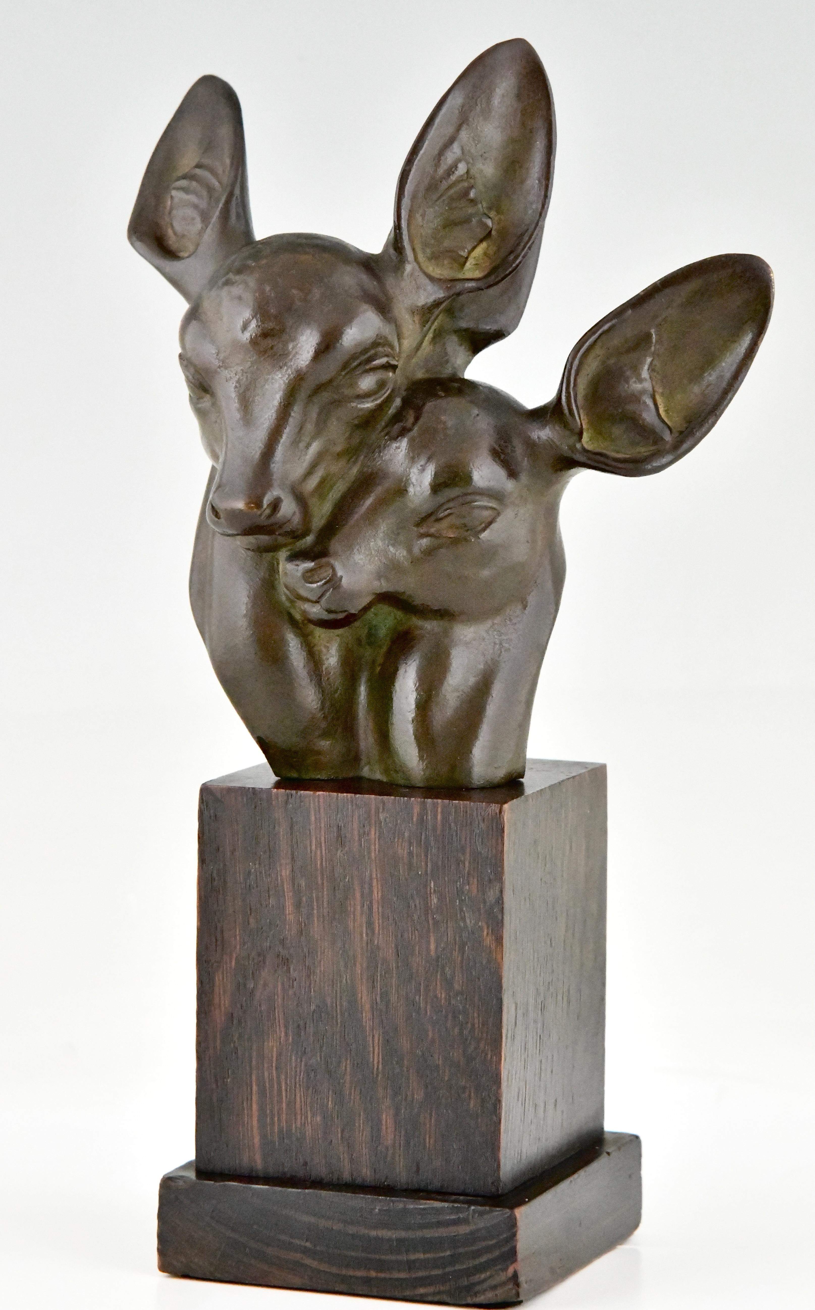 Art Deco bronze bust of two deer signed by Georges H. Laurent France 1930 For Sale 1