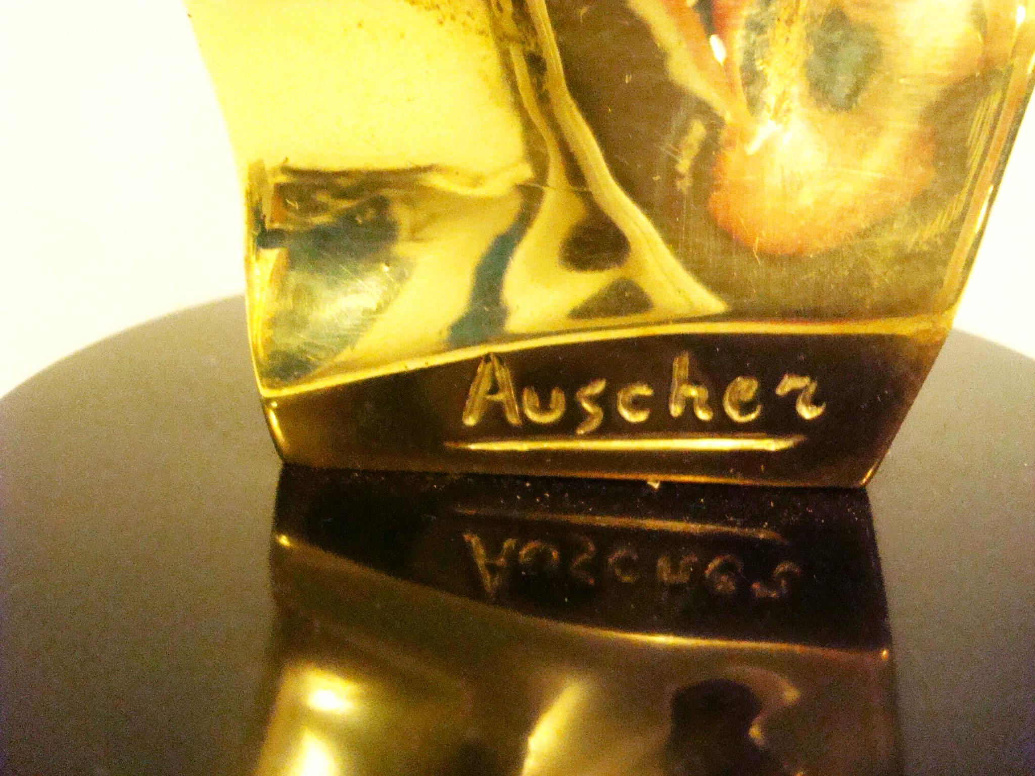Busto di donna in stile Art Déco. Scultura in bronzo argentato di una donna modernista.
Montato su una base di marmo italiano. Firmato sulla base Auscher. Francia 1930
Perfetto pezzo da scrivania o fermacarte.

Dal 1995 siamo specializzati nella