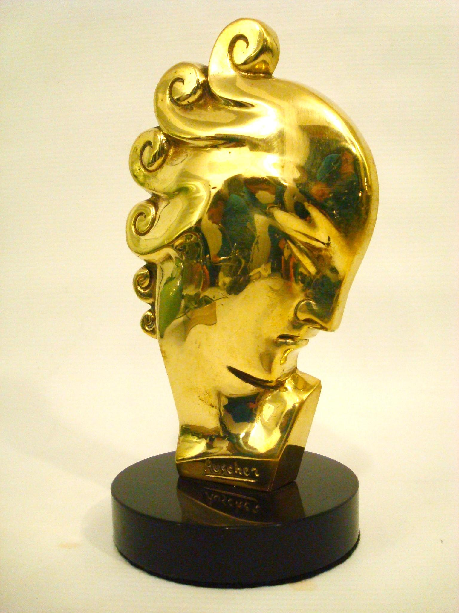 Scultura in bronzo Art Deco di un busto di donna / Francia, 1930 In condizioni buone in vendita a Buenos Aires, Olivos