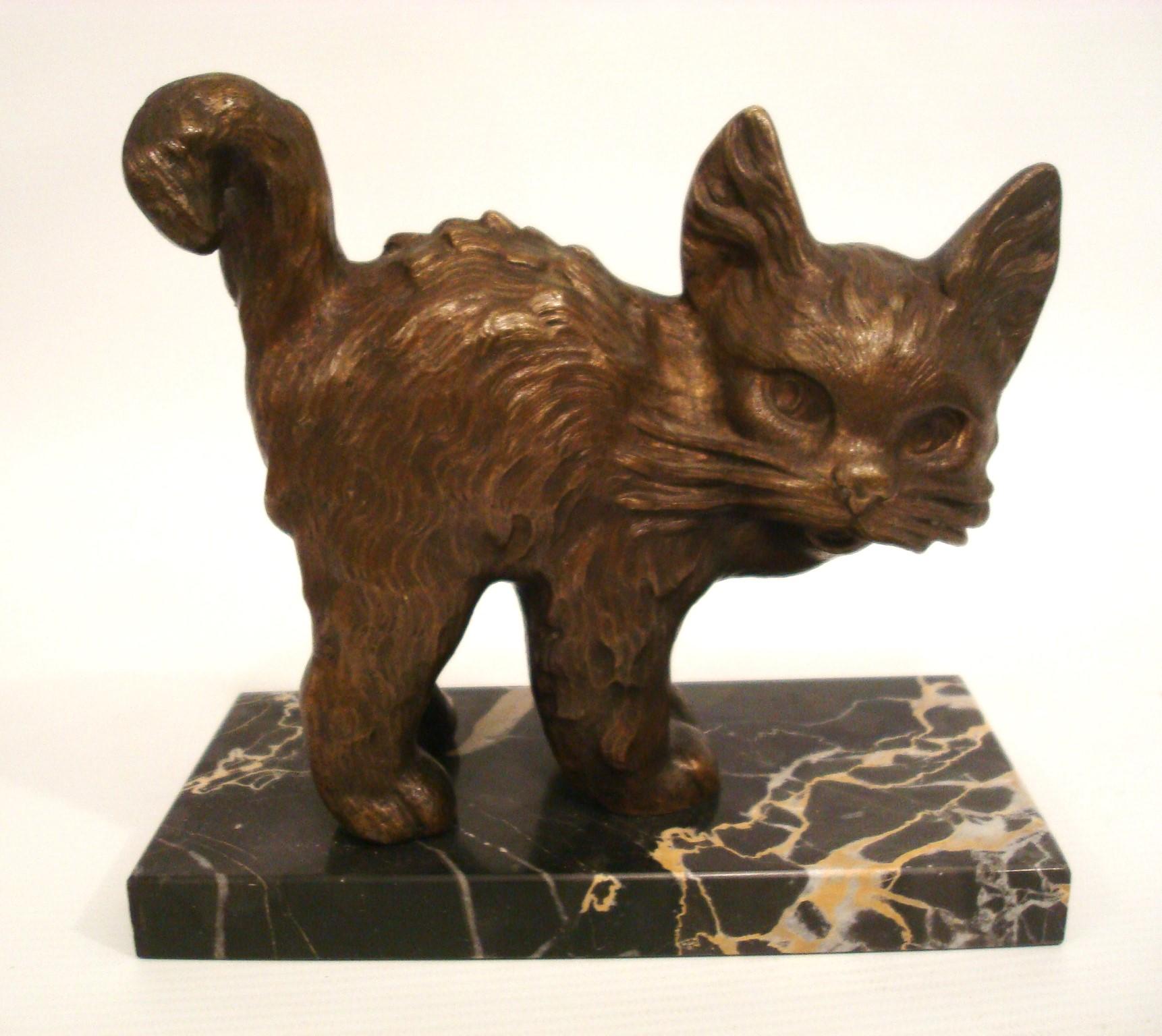 Art Deco Bronze Katze Buchstützen von Alexandre Kéléty. Frankreich 1925 im Angebot 4