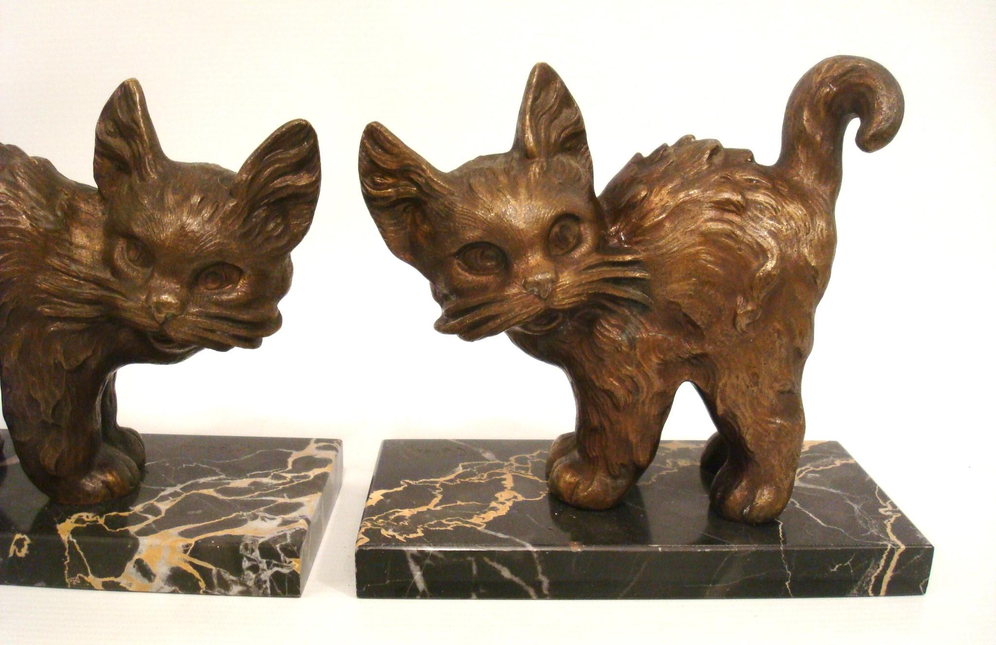 Art Deco Bronze Cat Bookends by Alexandre Kéléty. France 1925 In Good Condition For Sale In Buenos Aires, Olivos