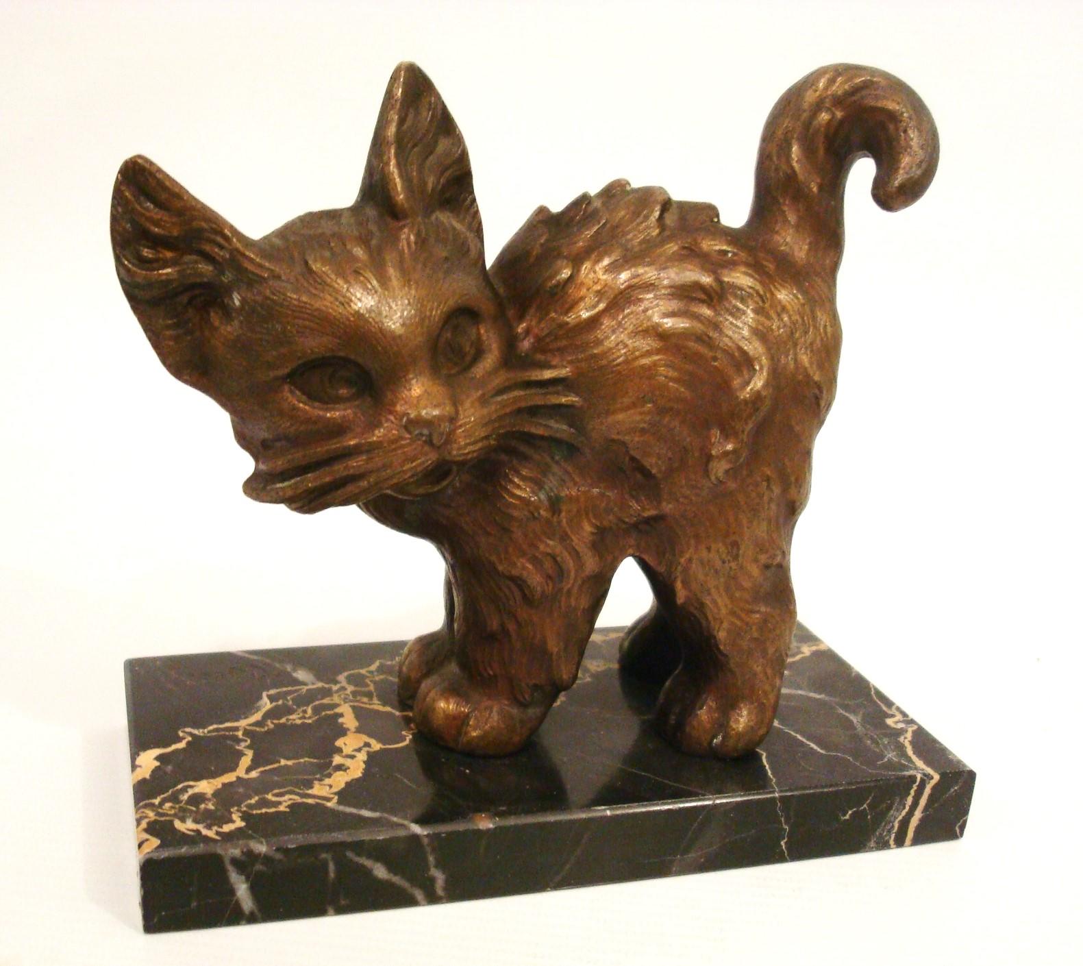 Serre-livres Art Déco en bronze pour chat par Alexandre Kéléty. France 1925 en vente 2