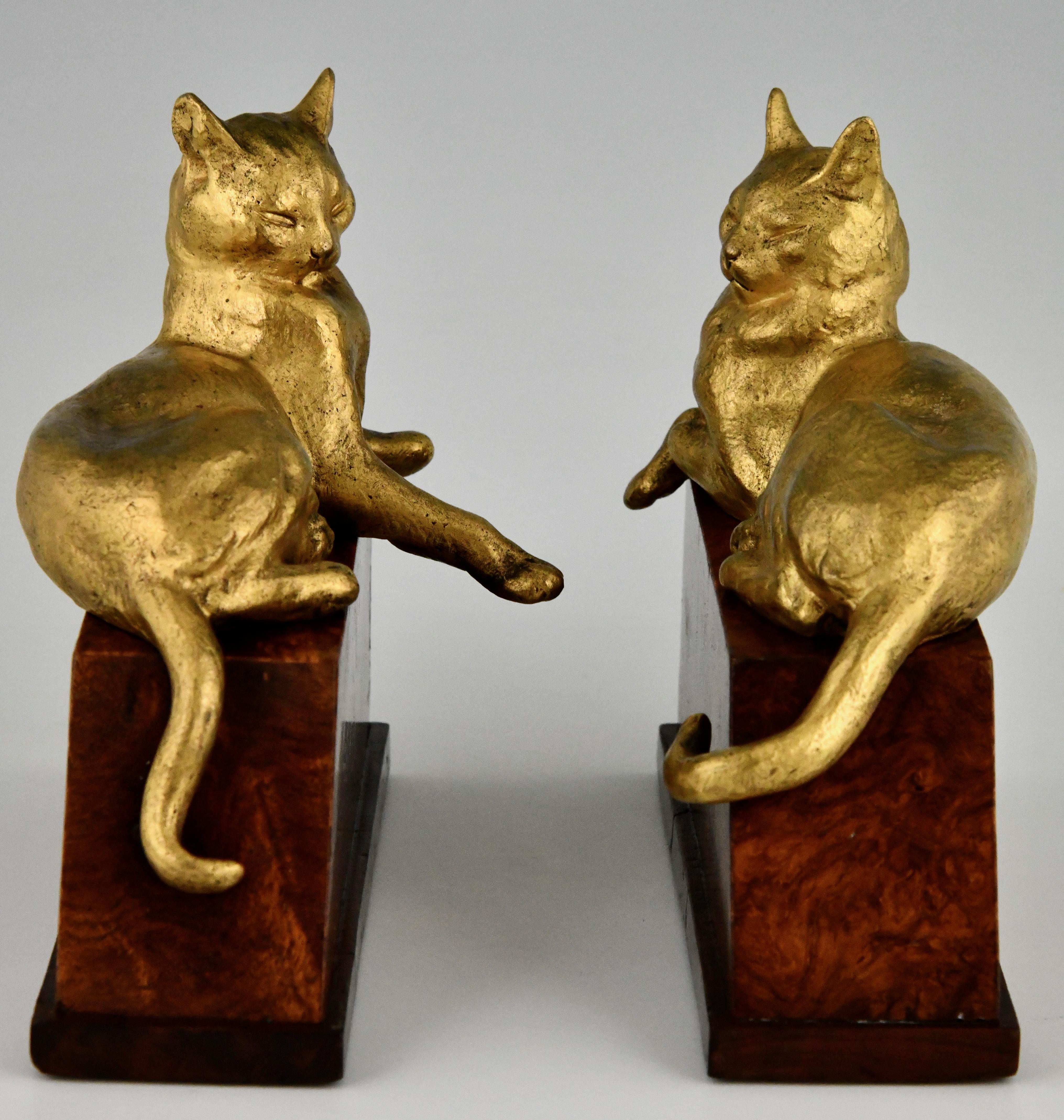 Art Deco Bronze Cat Bookends by Louis Riche In Good Condition In Antwerp, BE