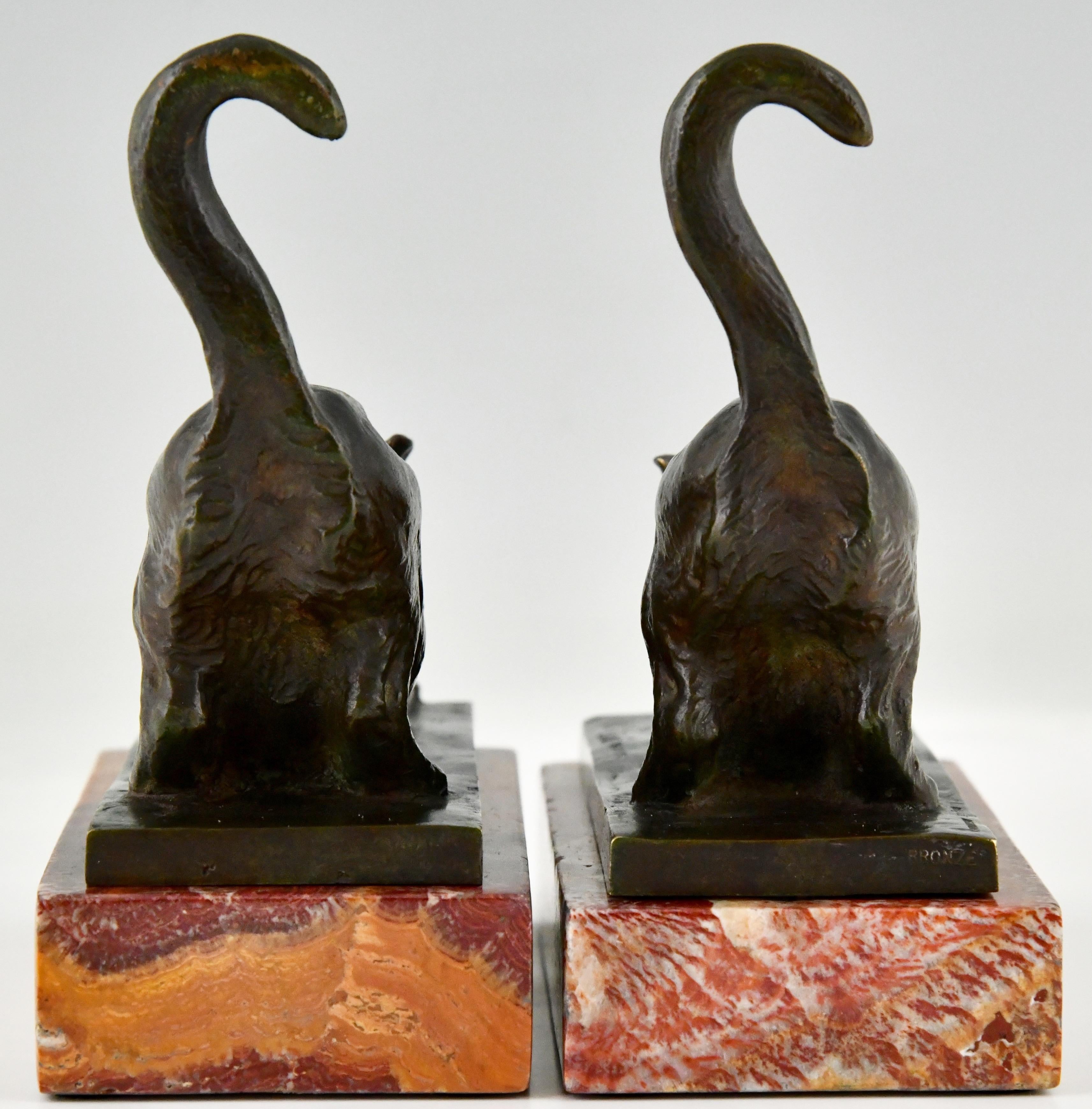 Art Deco Bronze Cat Bookends by Louis Riche, Patrouilleau Foundry, France 1920 In Good Condition For Sale In Antwerp, BE