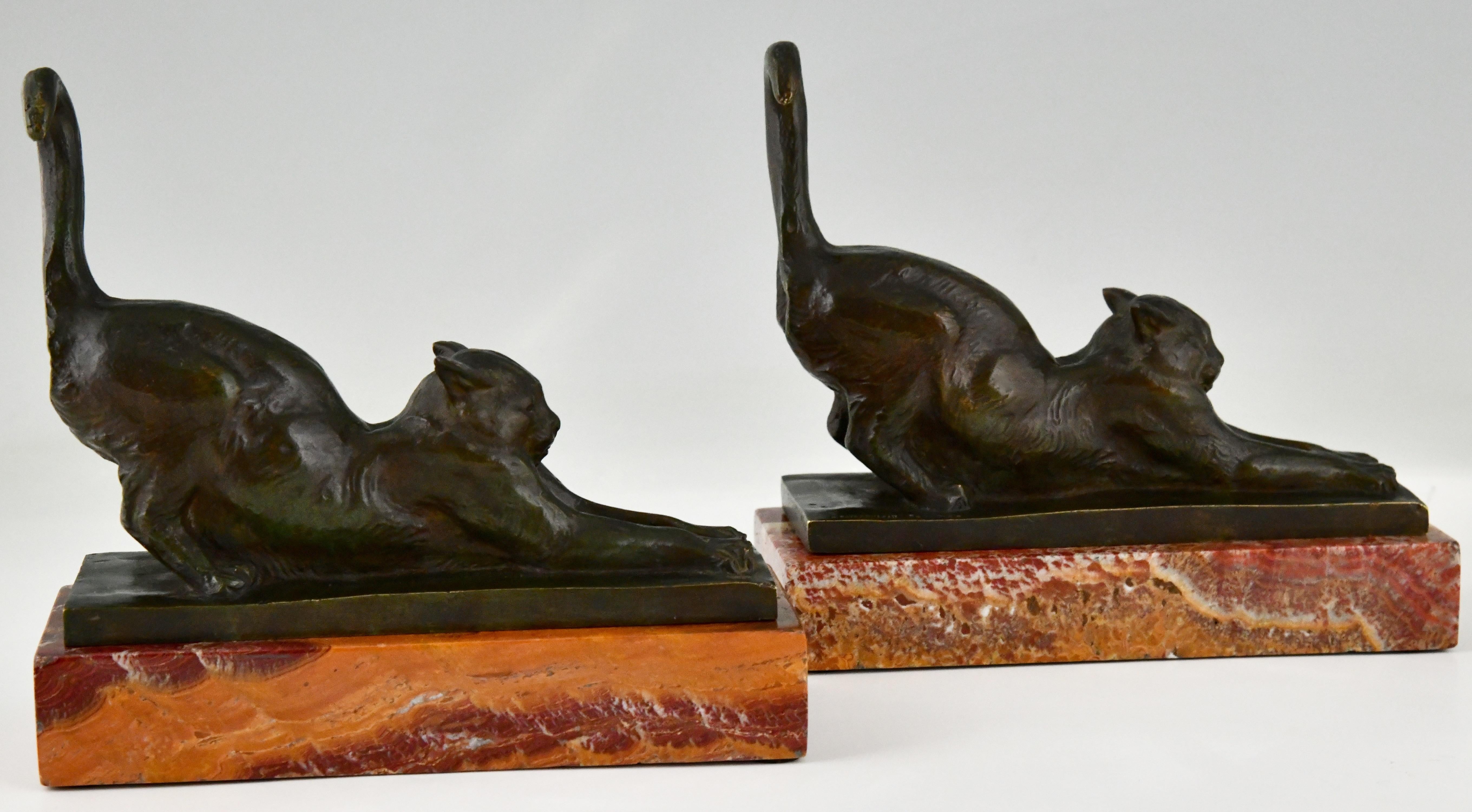 Art Deco Bronze Cat Bookends by Louis Riche, Patrouilleau Foundry, France 1920 For Sale 2