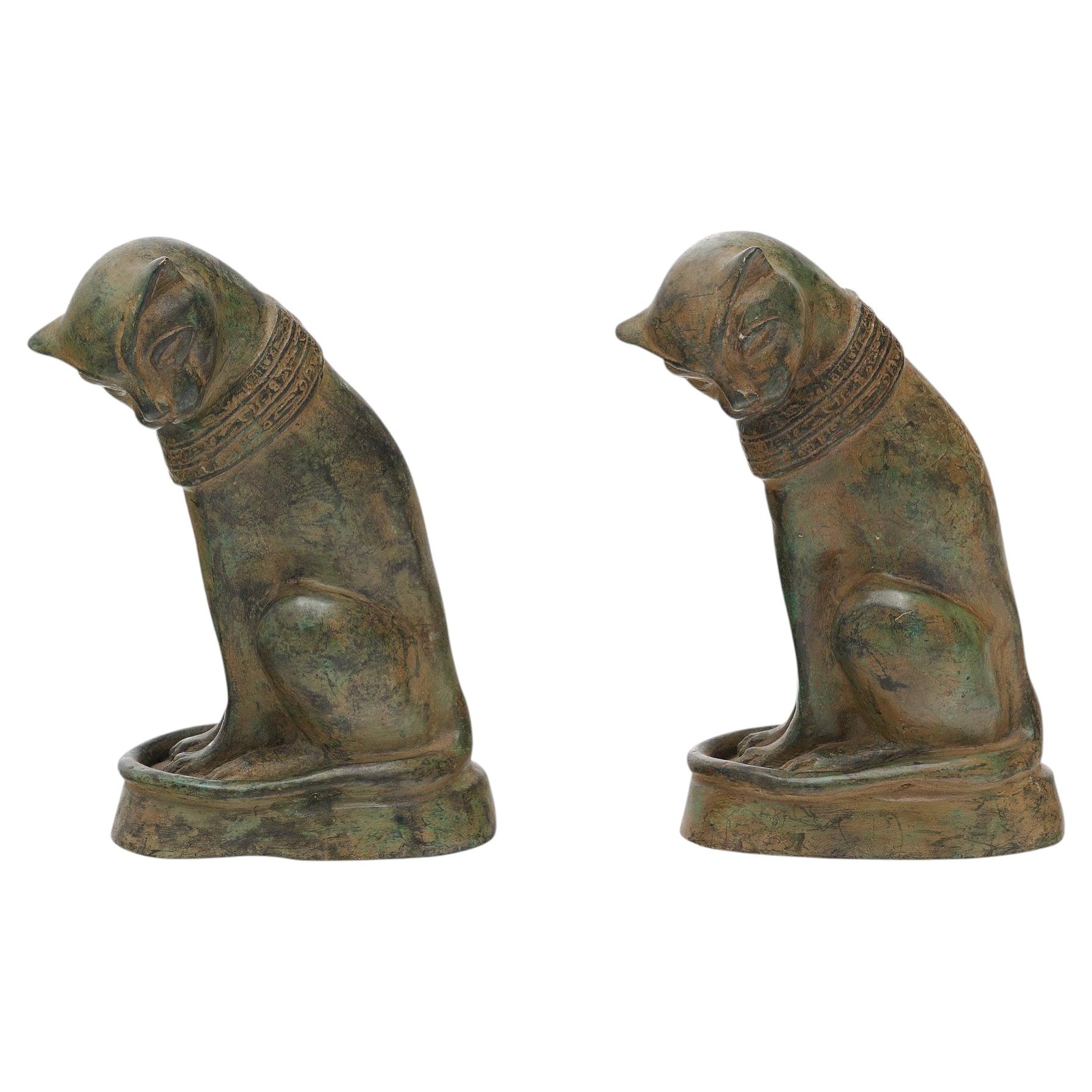 Sculptures de chat en bronze Art déco, paire de France, style égyptien, 1940