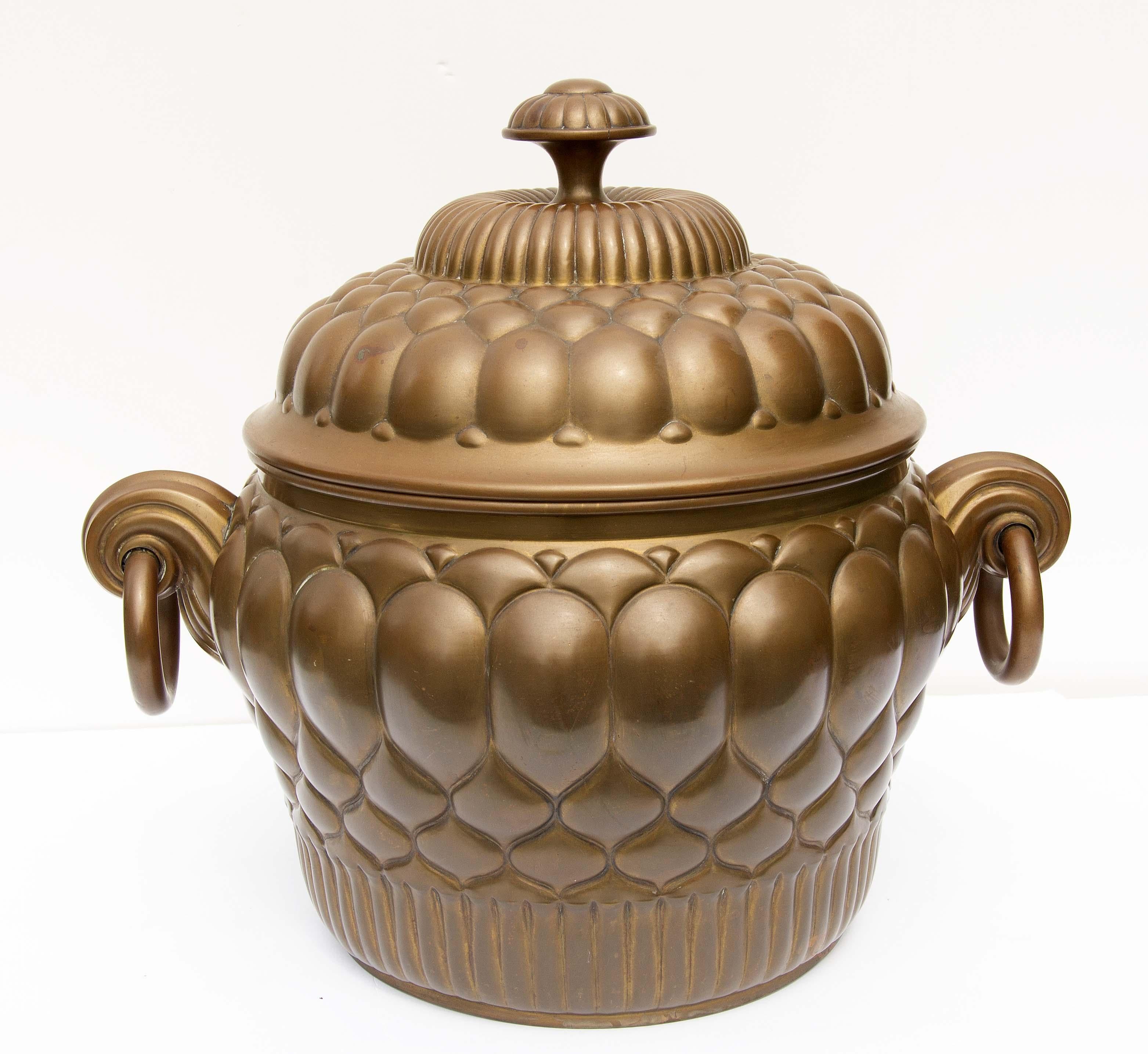 Art Deco two handled covered bronze urn. German, 1920s.