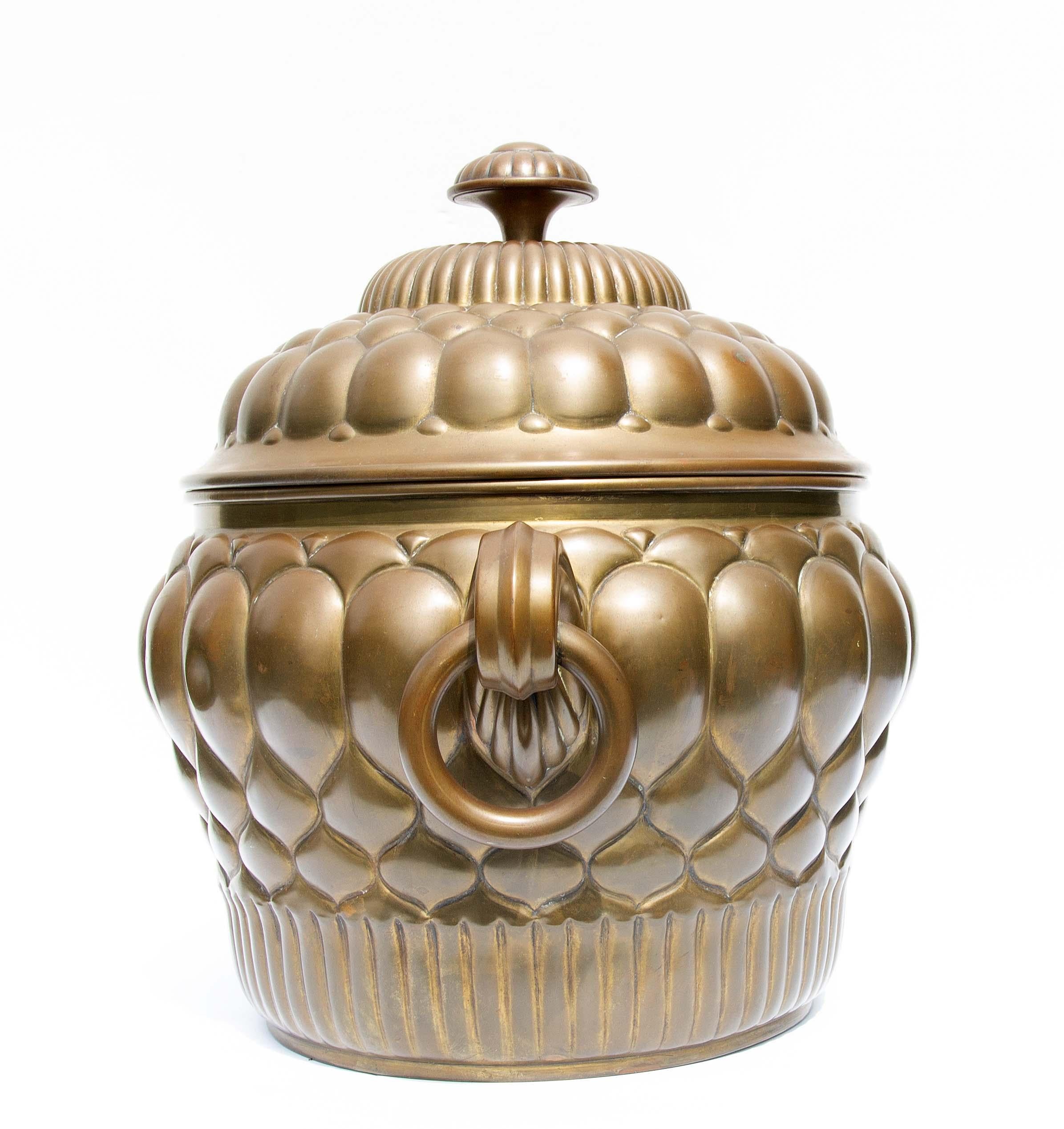 Art Deco Bronze Center Piece Covered Urn In Good Condition For Sale In Rochester, NY