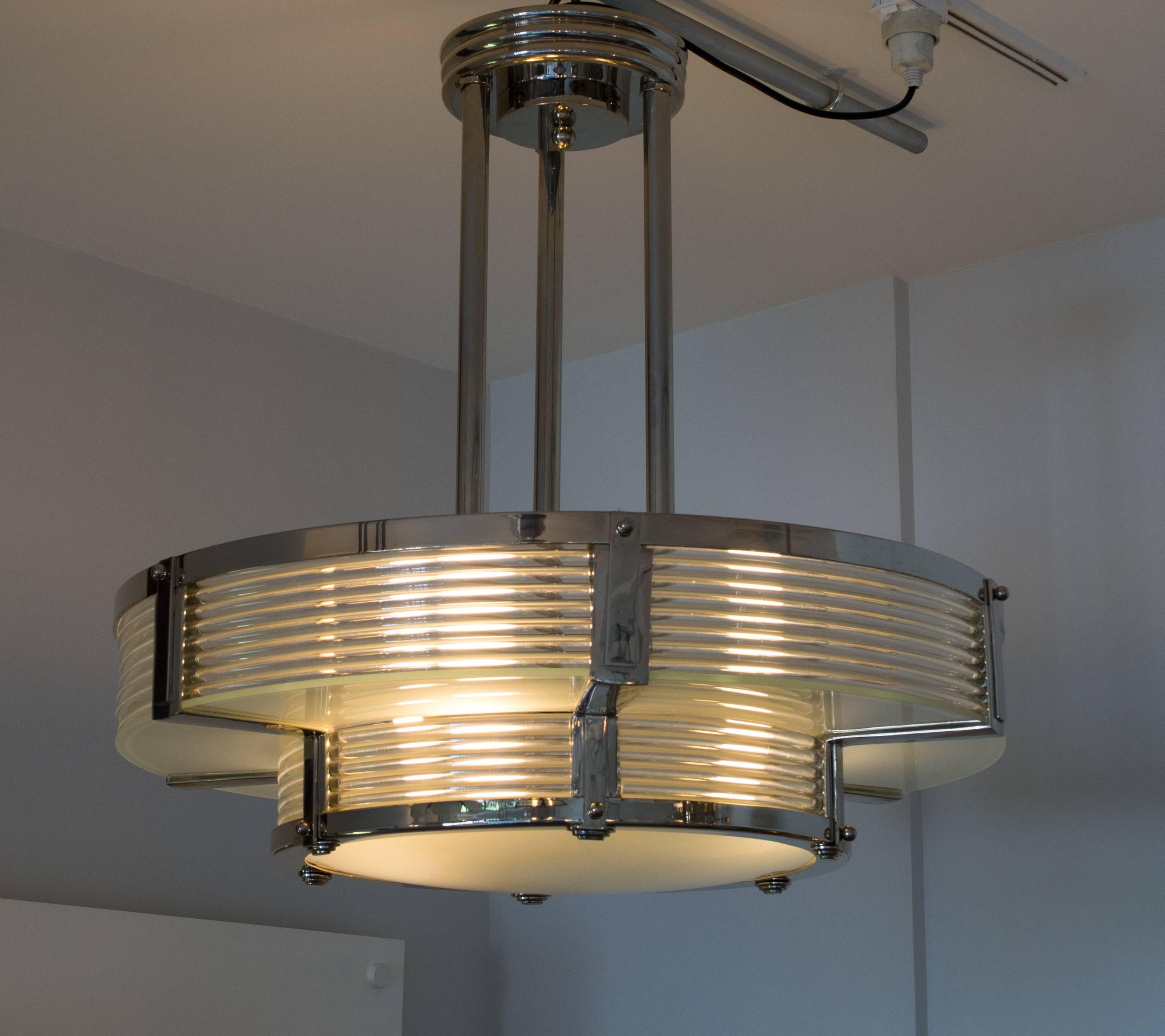 Francese Lampadario Art Deco in bronzo in vendita