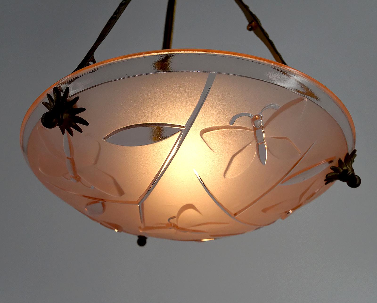 Art-Déco-Kronleuchter aus Bronze mit Glasschale mit Schmetterlingsmotiv, von Degué, 1930 im Angebot 6