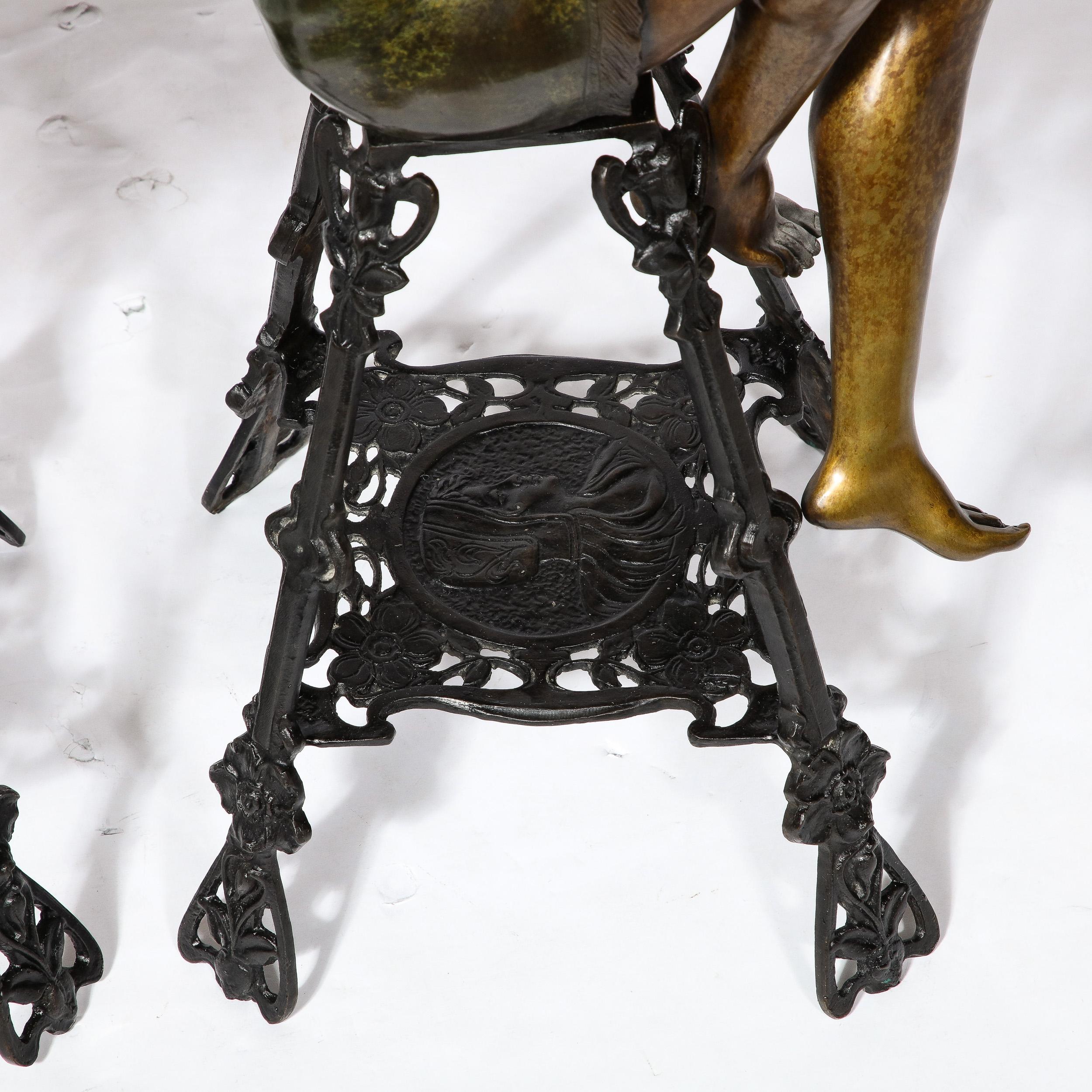 Sculptures Art déco de Flappers assis de Ferdinando De Luca en vente 8