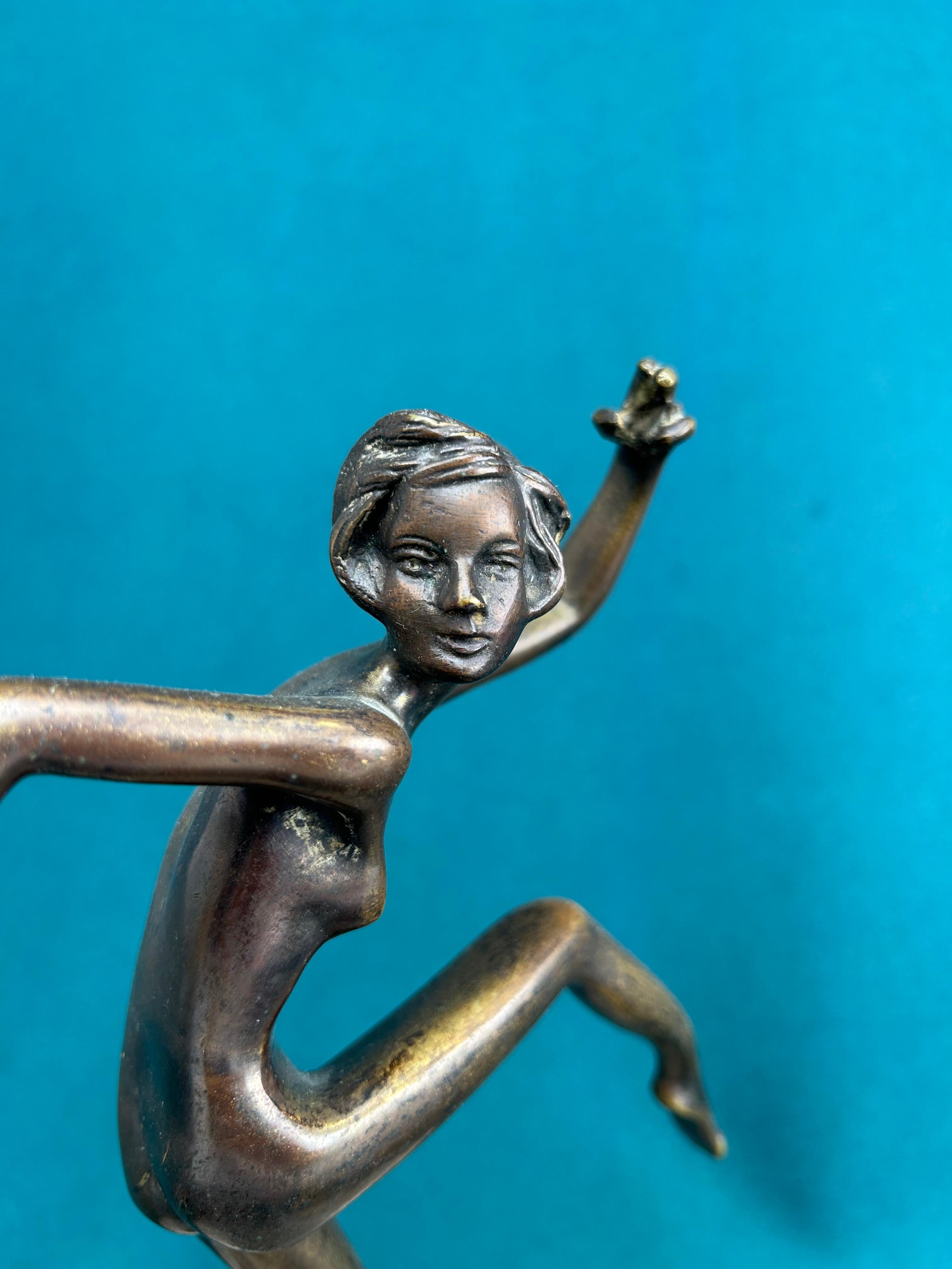 Bronze tanzendes Mädchen im Art déco-Stil im Angebot 1