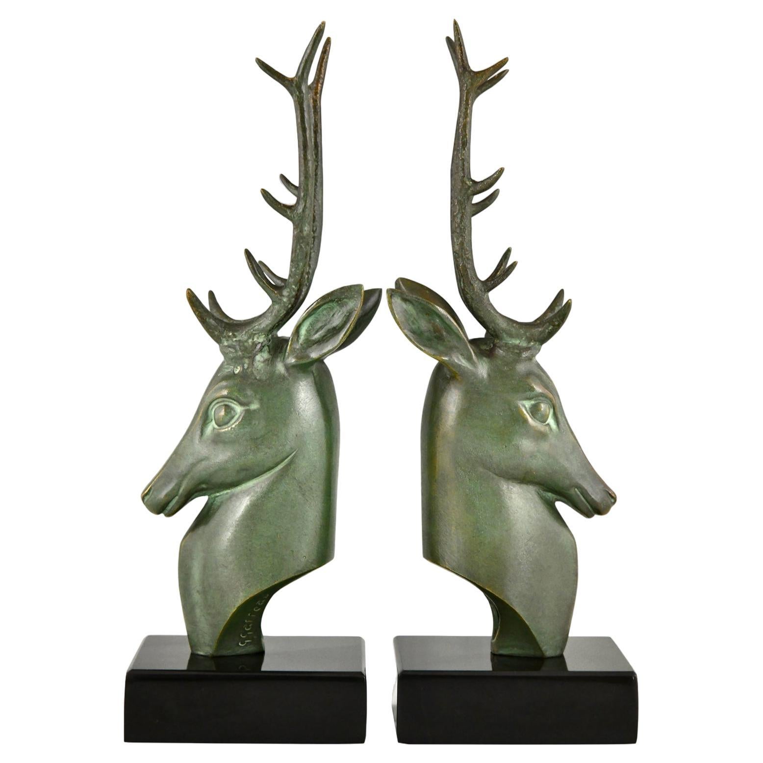 Art Deco bronze deer bookends by Georges Raoul Garreau, 1930.  For Sale