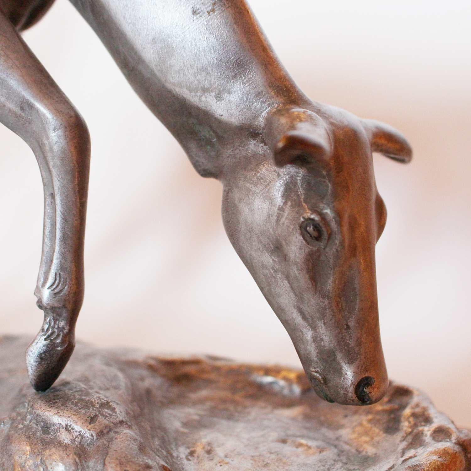 Milieu du XXe siècle Cerf Art Déco en bronze