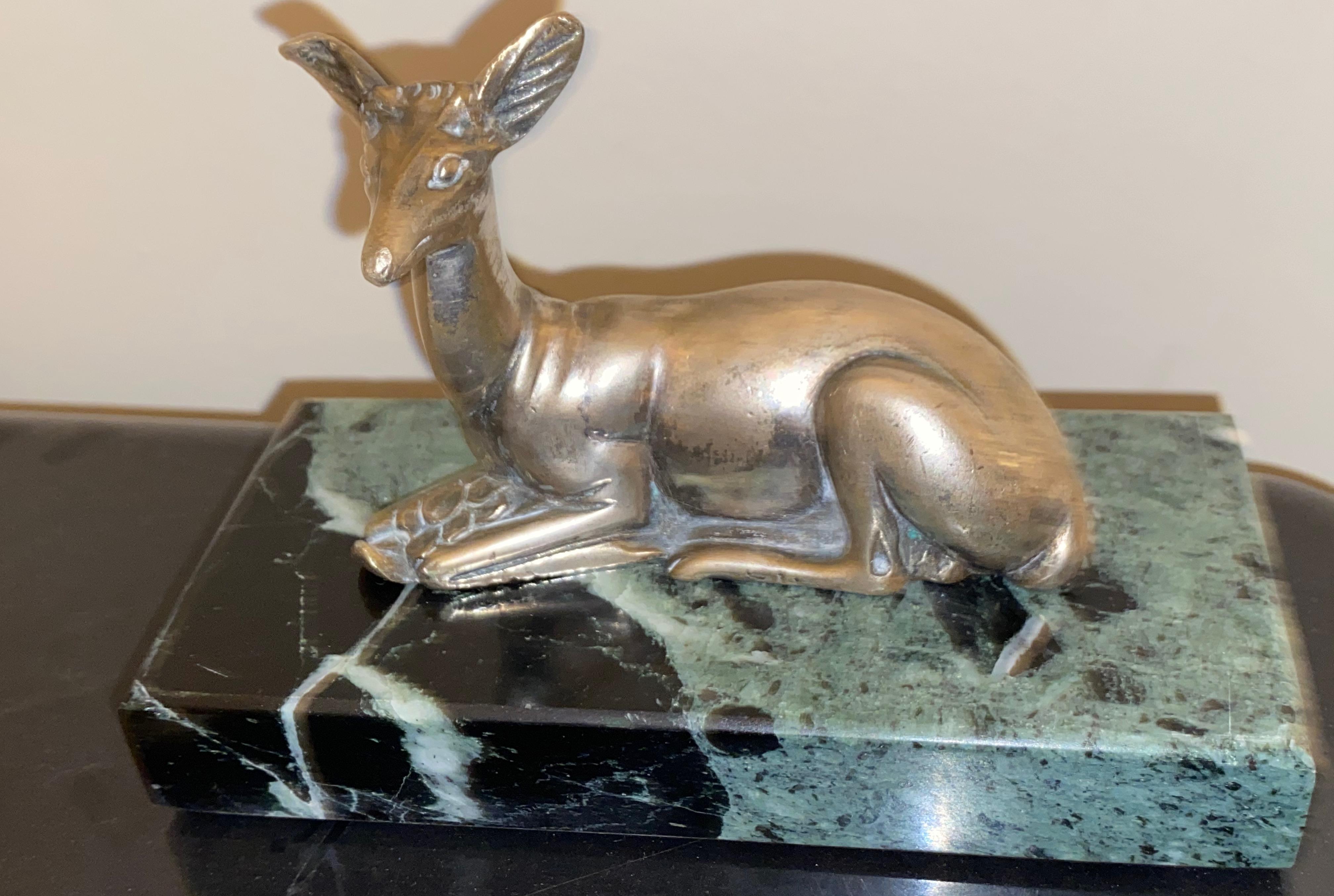 Sculpture de cerf en bronze Art Déco de Georges Lavroff, 1930 3