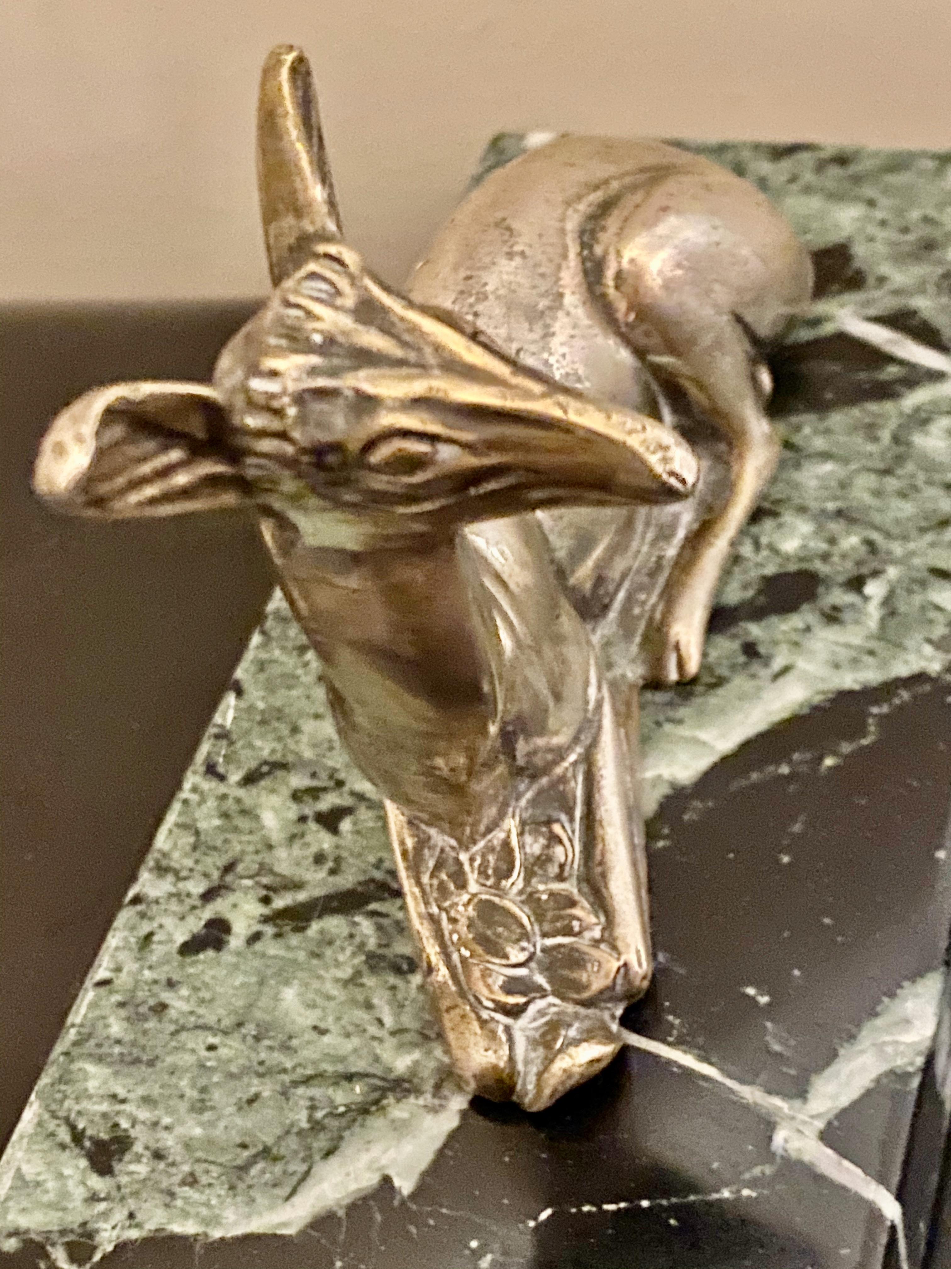 Sculpture de cerf en bronze Art Déco de Georges Lavroff, 1930 Bon état à Oakland, CA