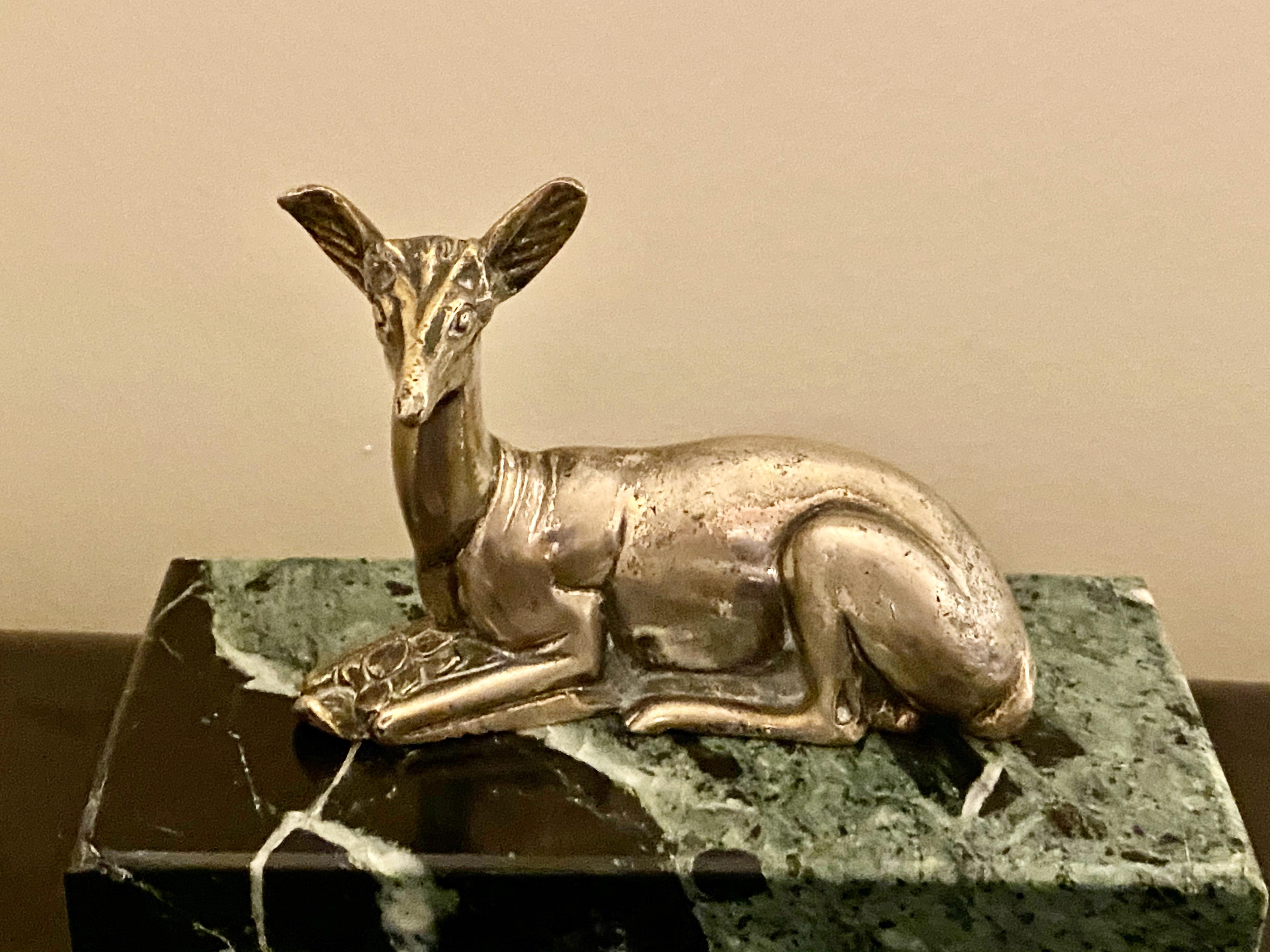 Bronze Sculpture de cerf en bronze Art Déco de Georges Lavroff, 1930
