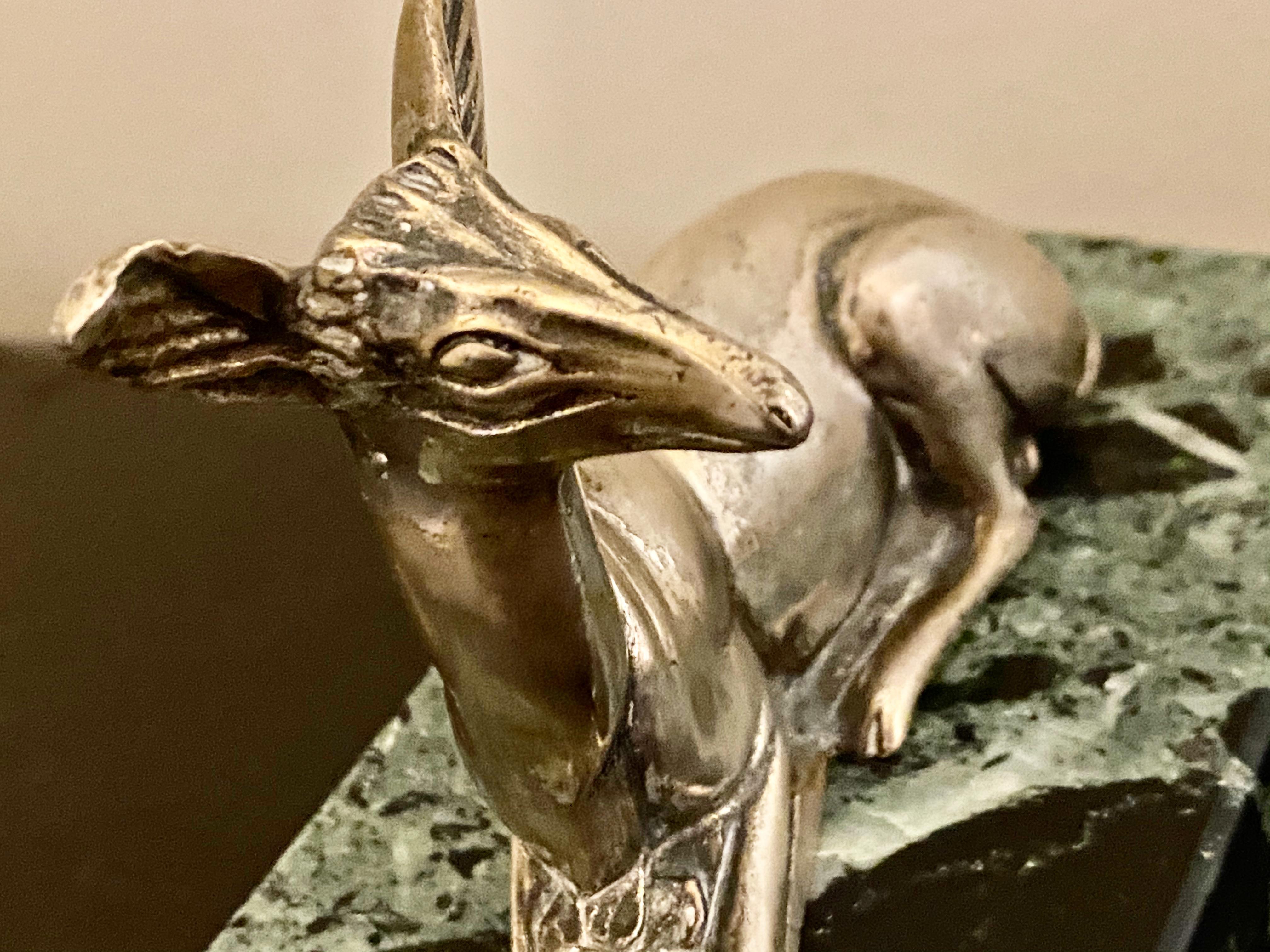 Sculpture de cerf en bronze Art Déco de Georges Lavroff, 1930 1